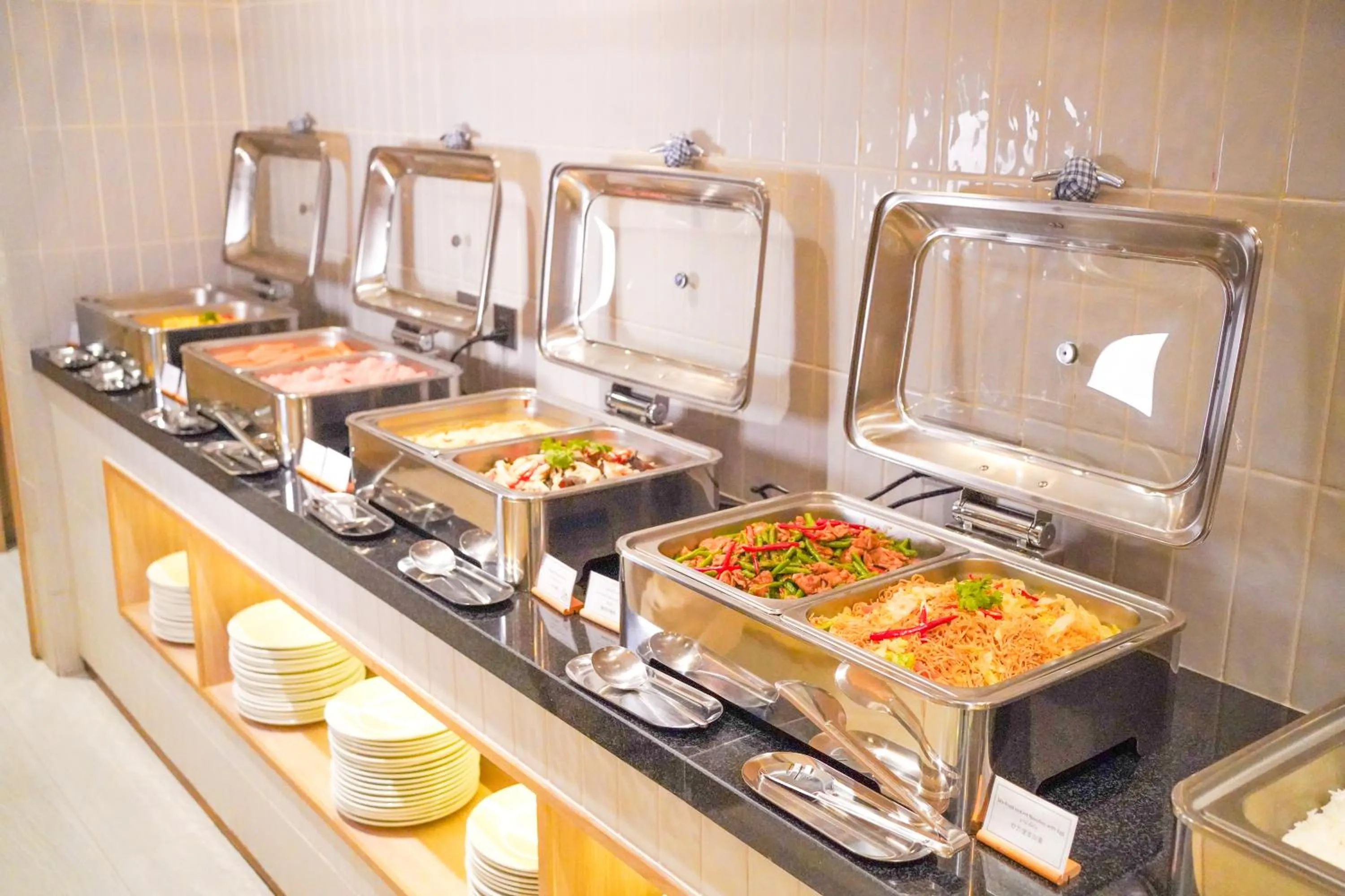 Breakfast in Holiday Inn Express & Suites Bangkok Central Pier by IHG