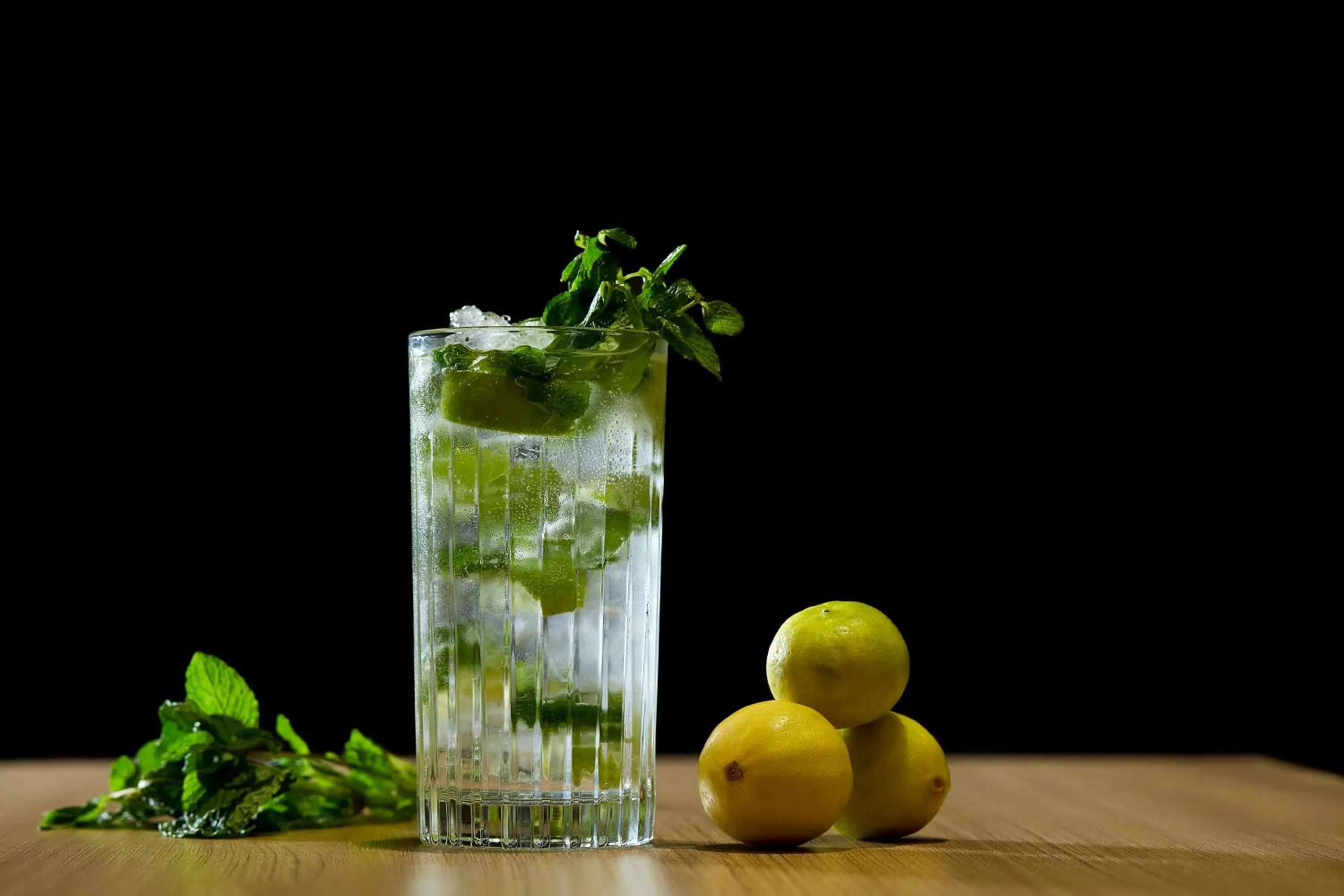 Lounge or bar in Holiday Inn Express Bengaluru Bommasandra by IHG