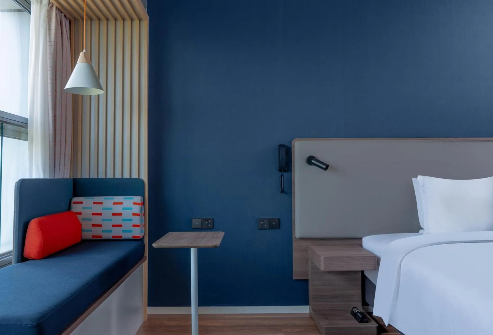 Photo of the whole room, Bed in Holiday Inn Express Shenzhen Guangming Cloud Park by IHG