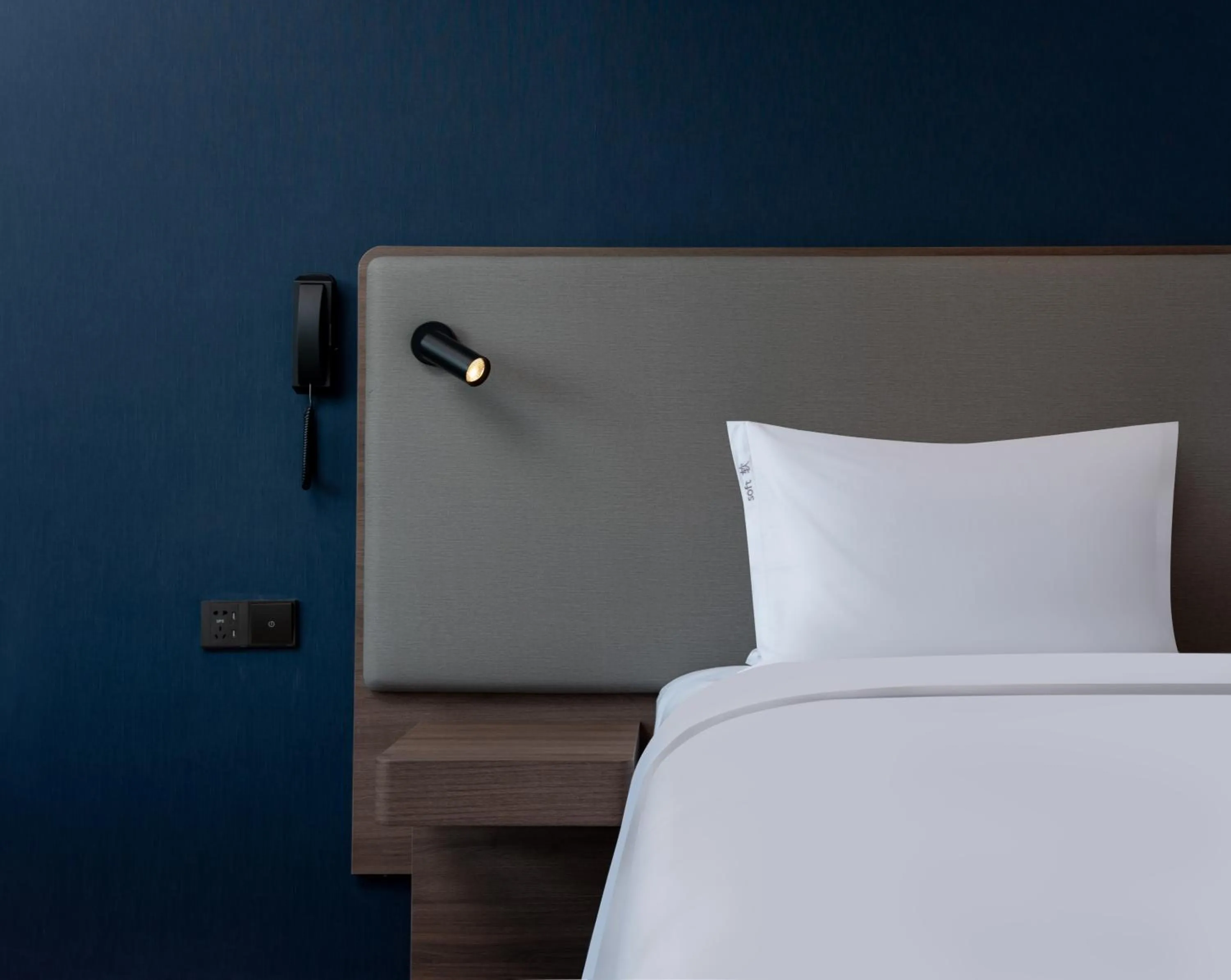 Photo of the whole room, Bed in Holiday Inn Express Shenzhen Guangming Cloud Park by IHG