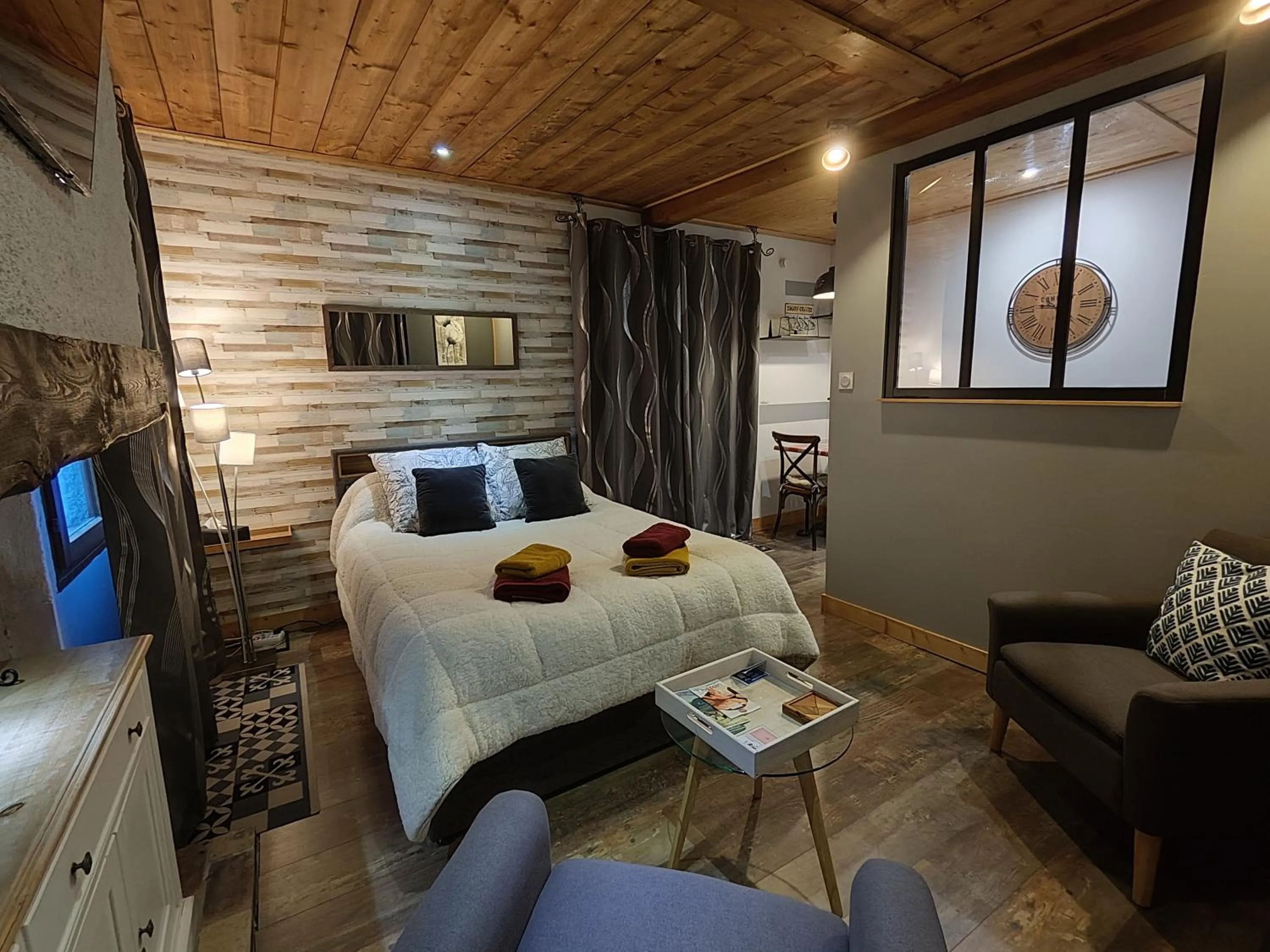 Bed in L' Auberge du château