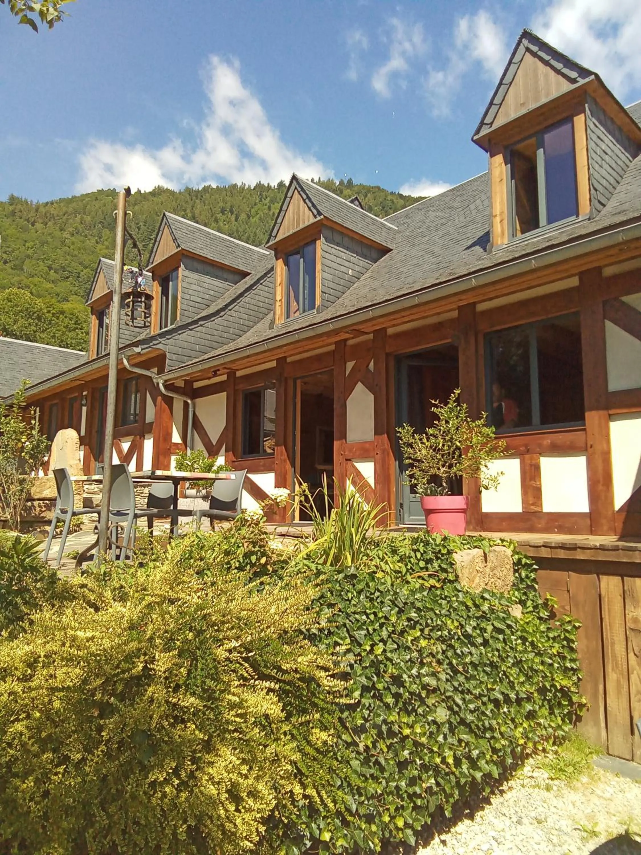 Mountain view in L' Auberge du château