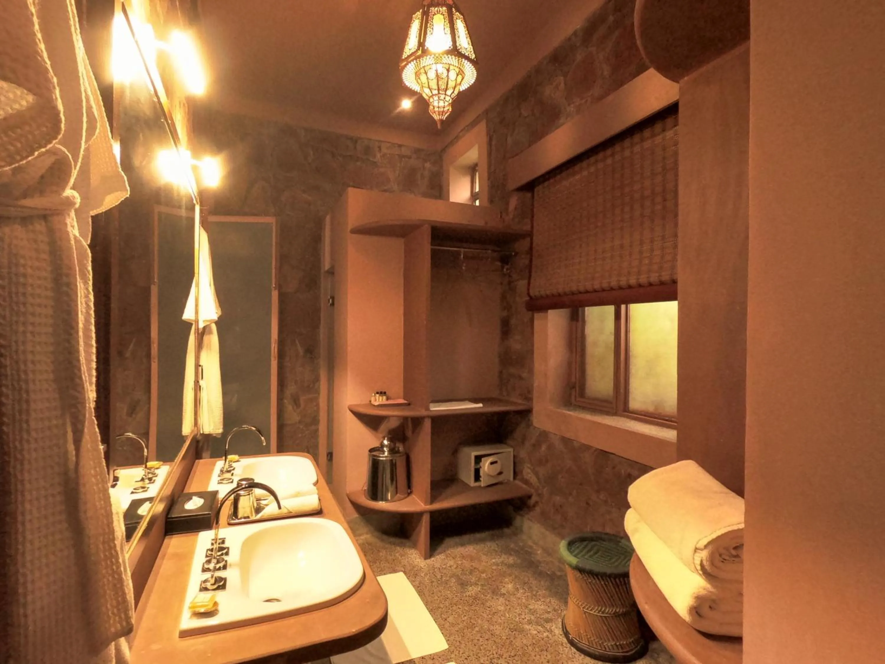 Bathroom in Narsingh Bagh