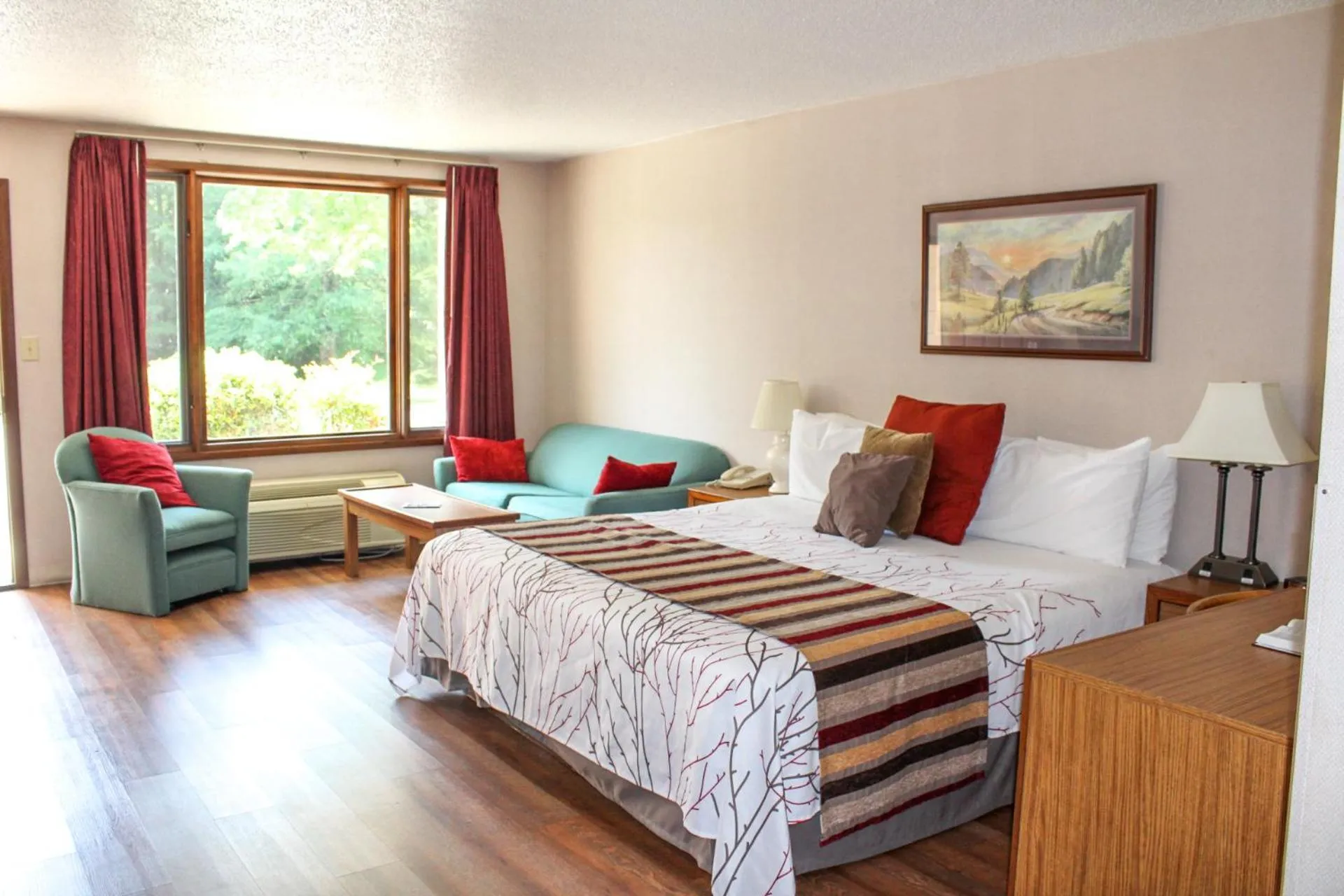 Bedroom, Bed in Highland Manor Inn