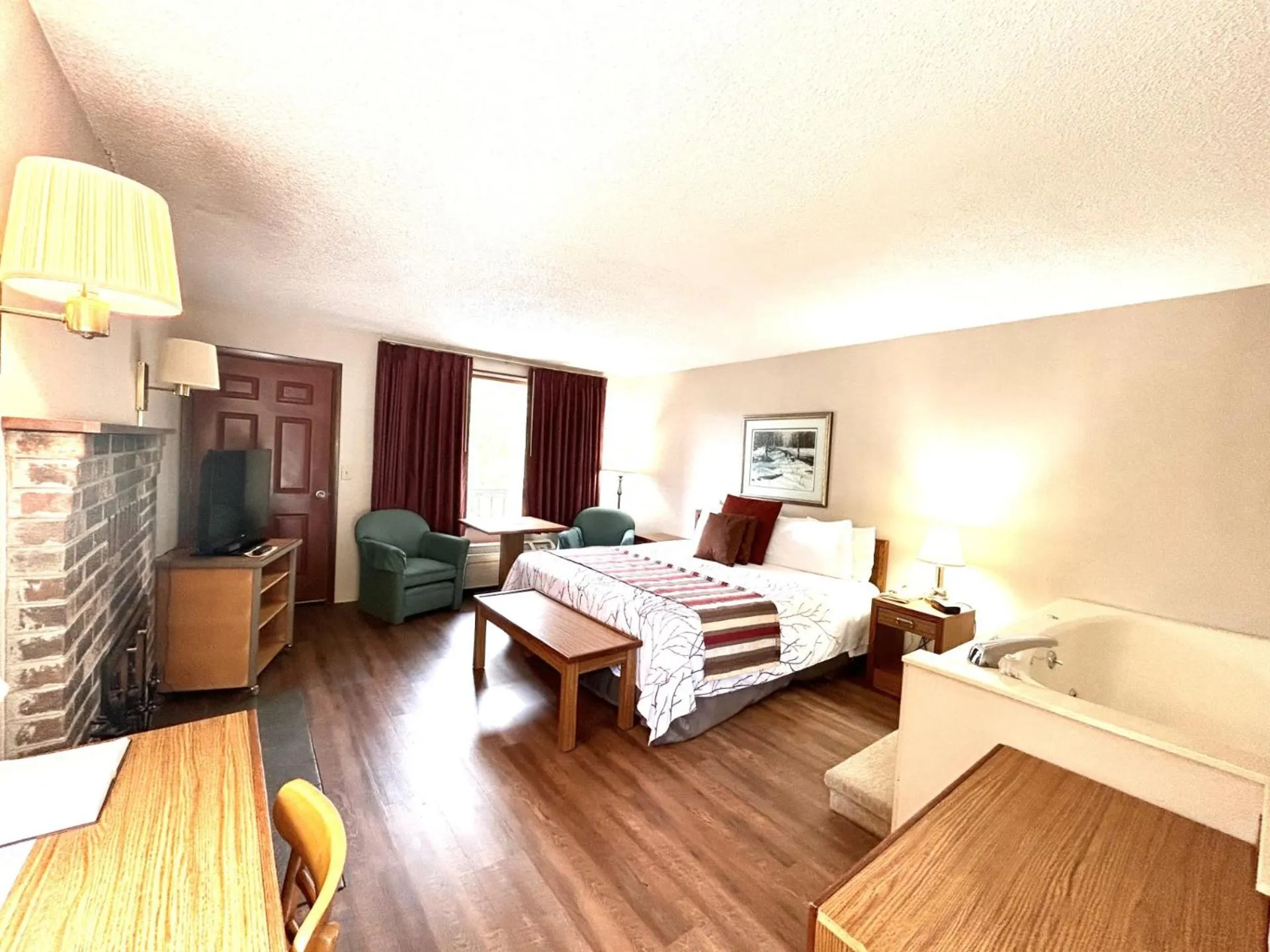 Bed in Highland Manor Inn