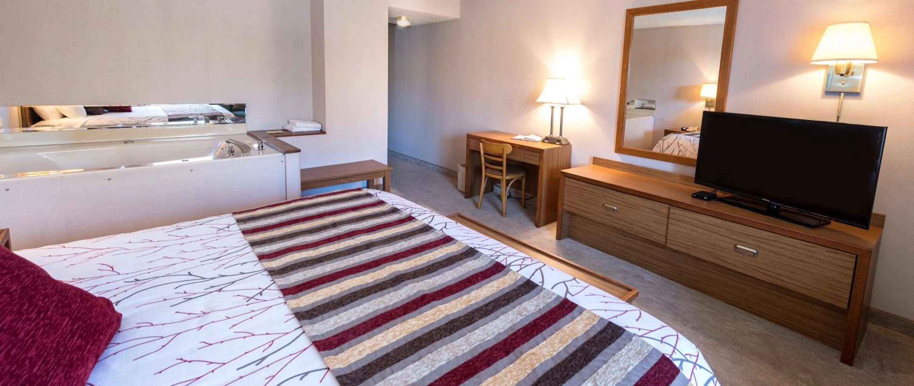 Bed in Highland Manor Inn