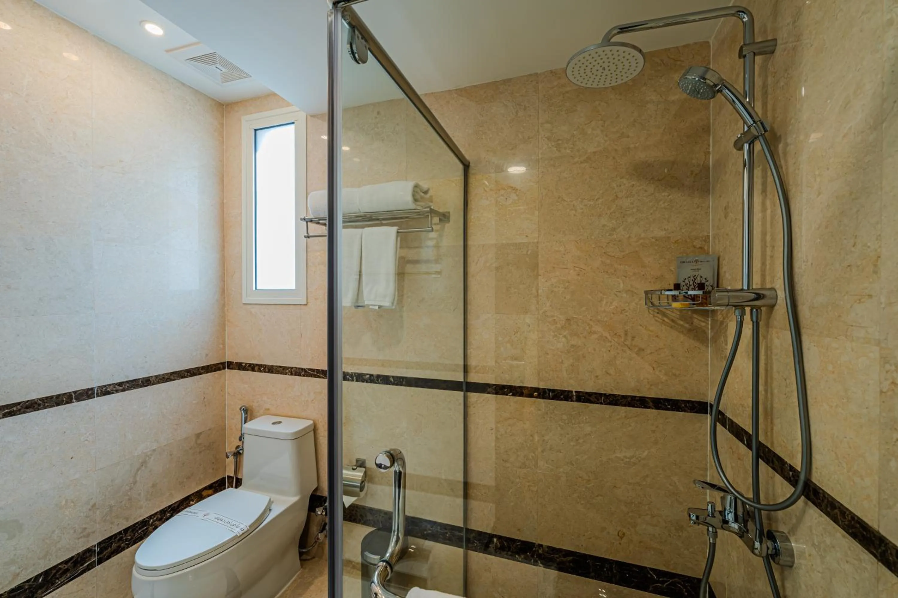 Shower in Braira Al Jubail
