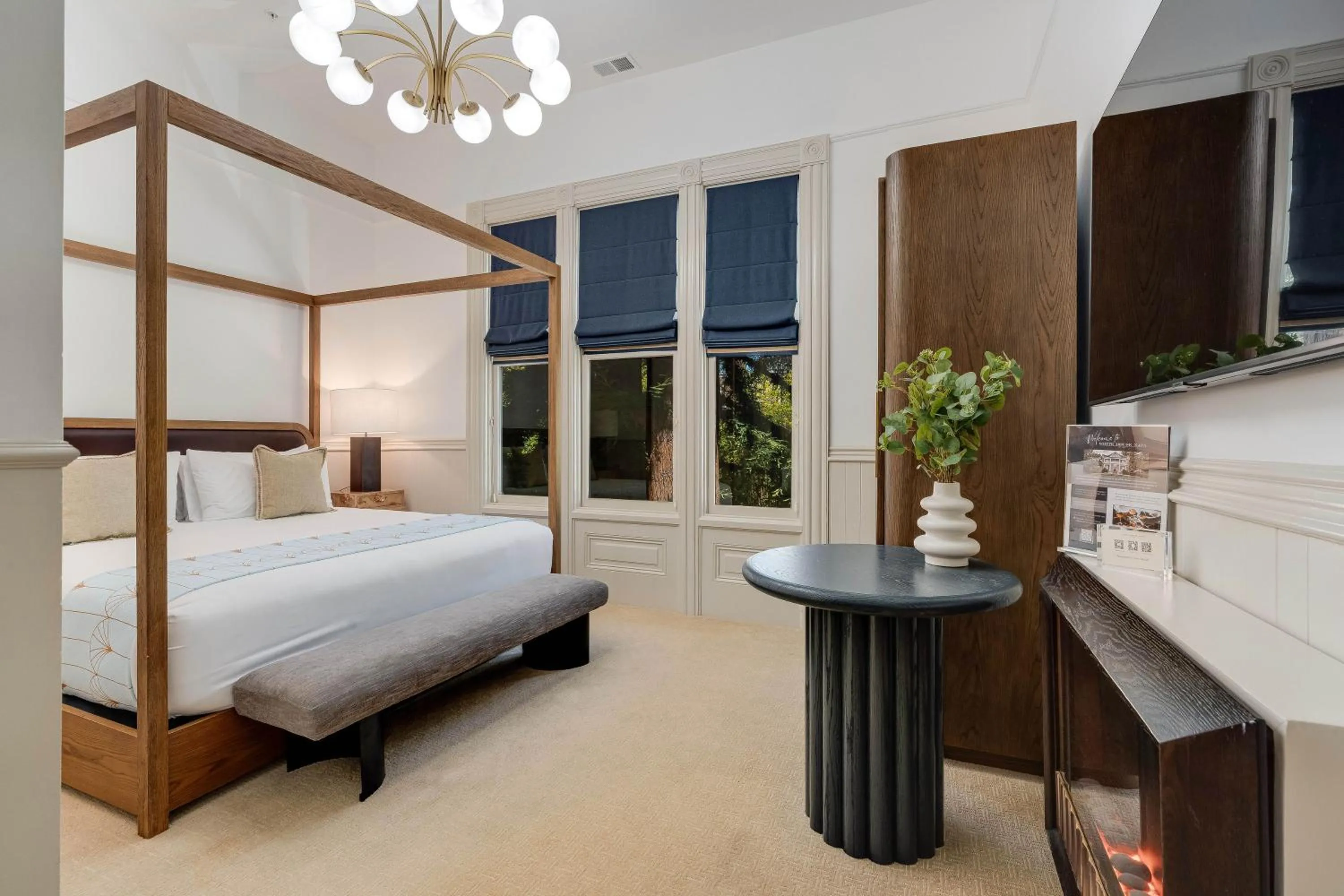 Bed in White House Napa