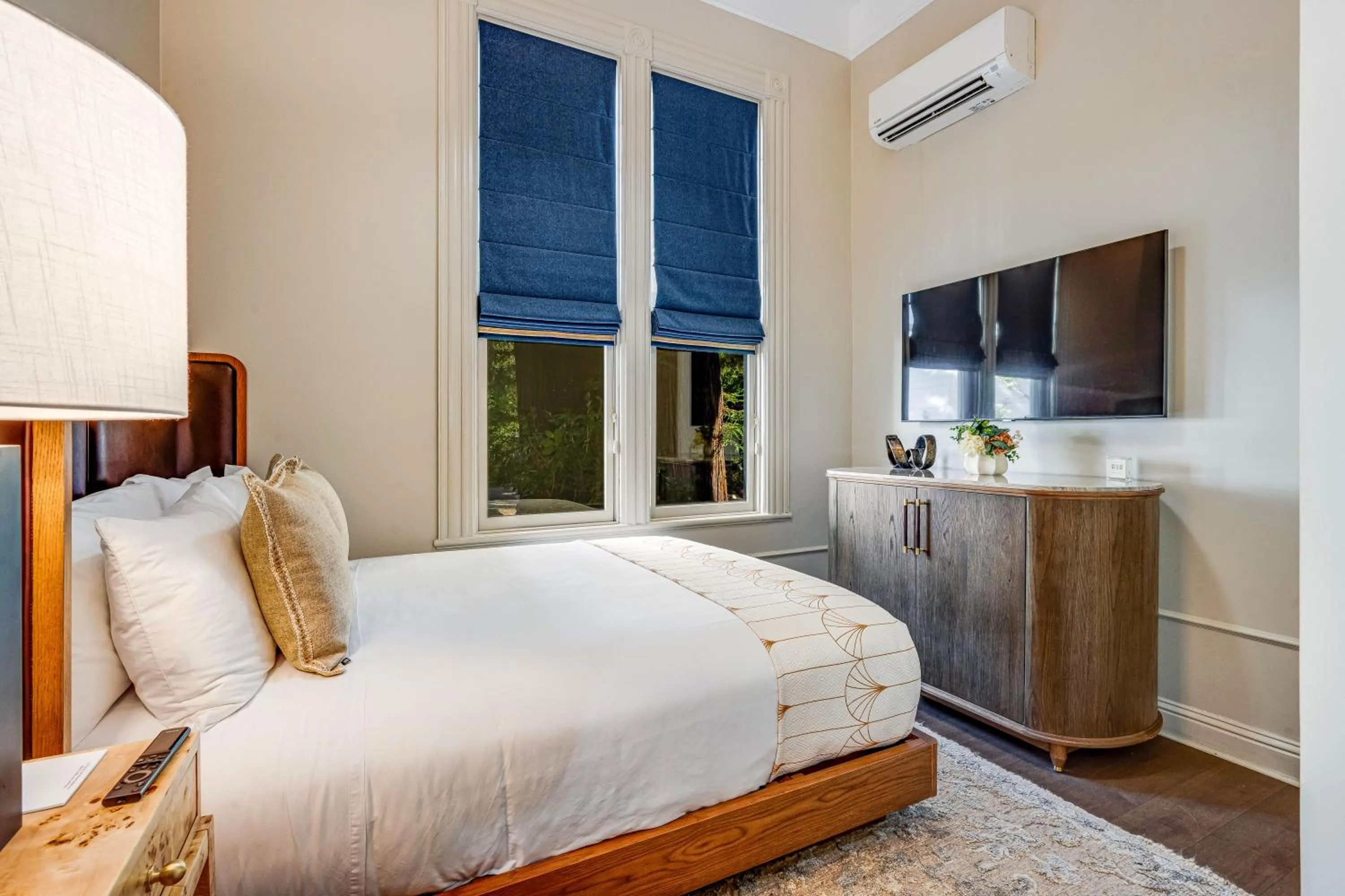 Bed in White House Napa