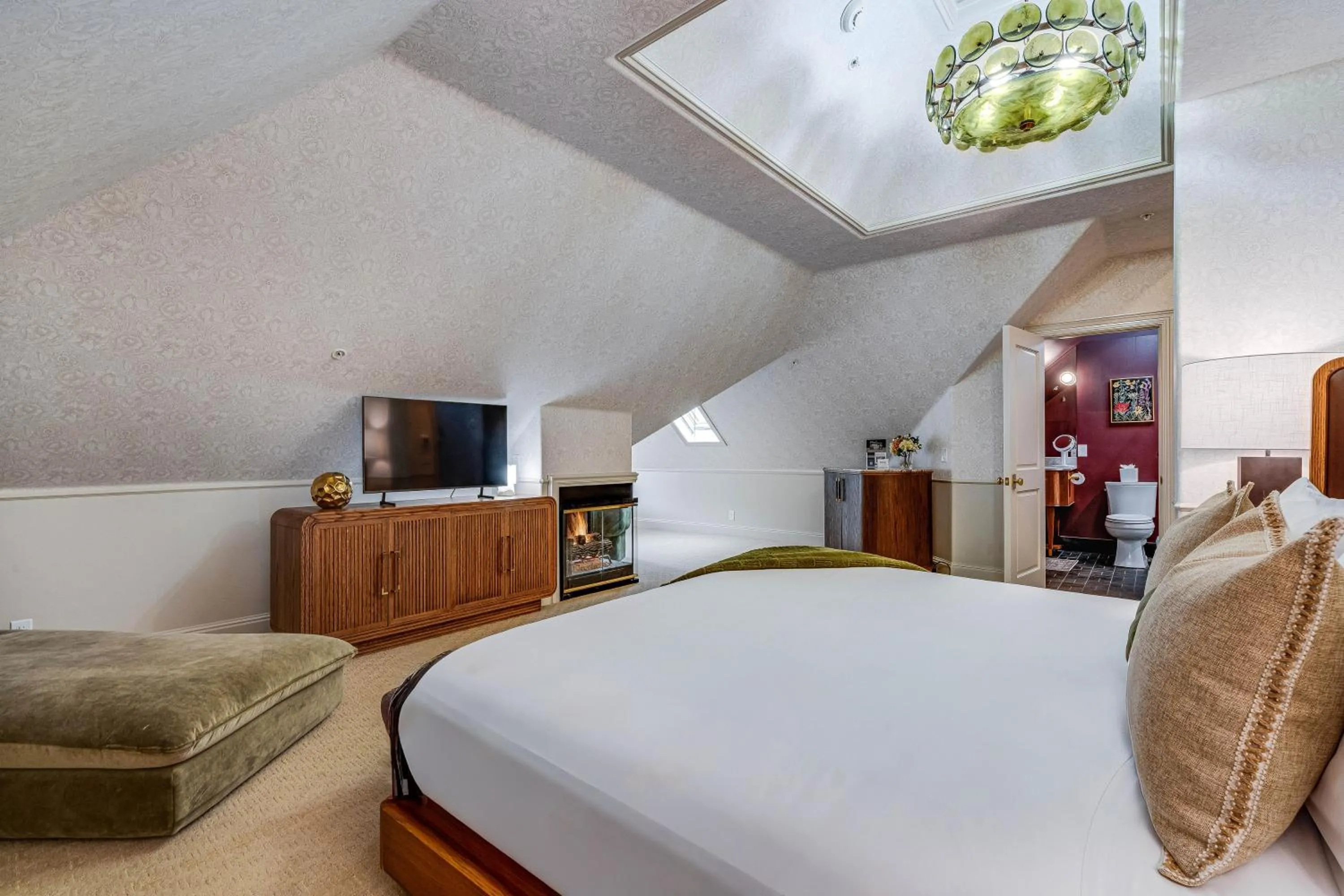 Bed in White House Napa