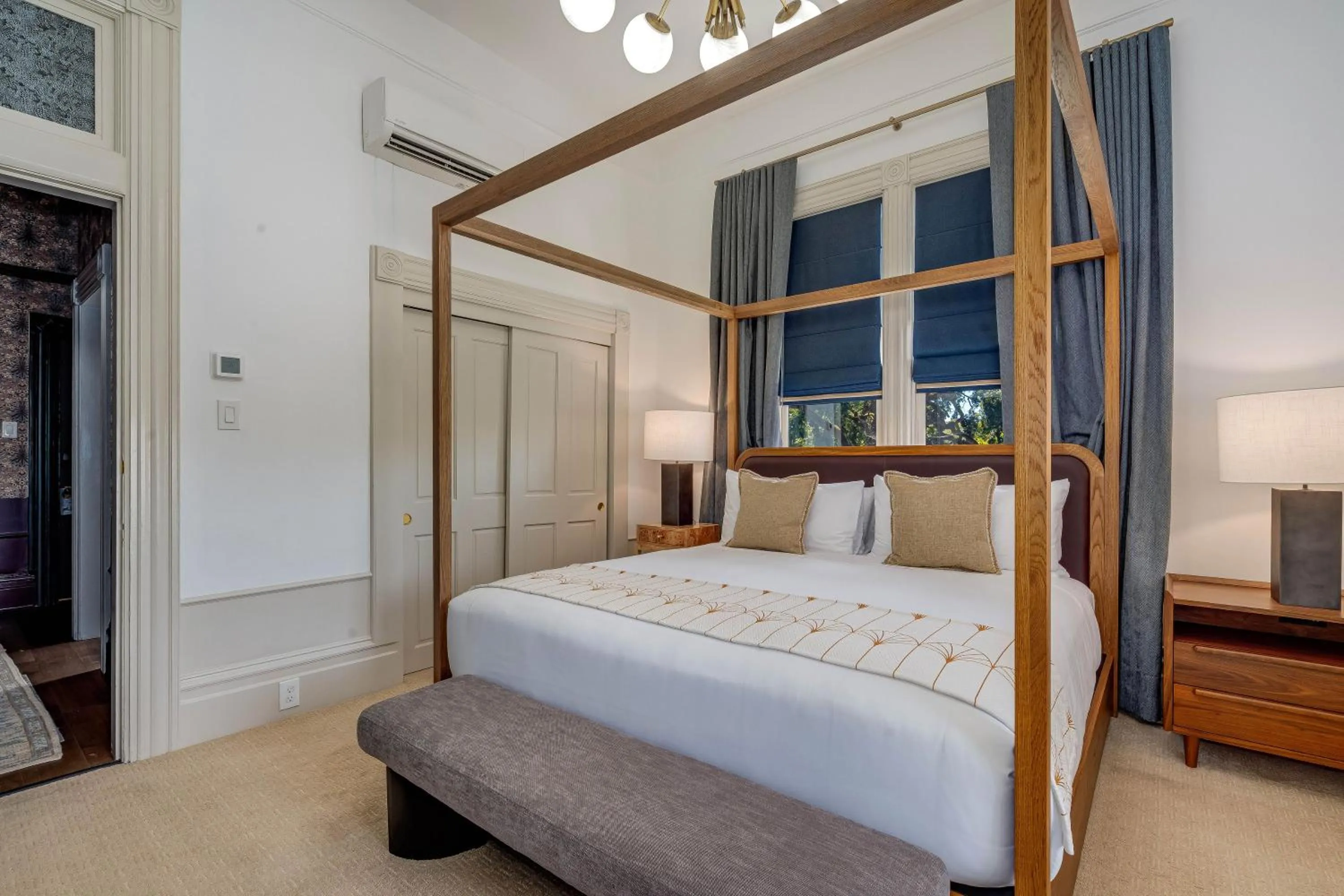 Bed in White House Napa