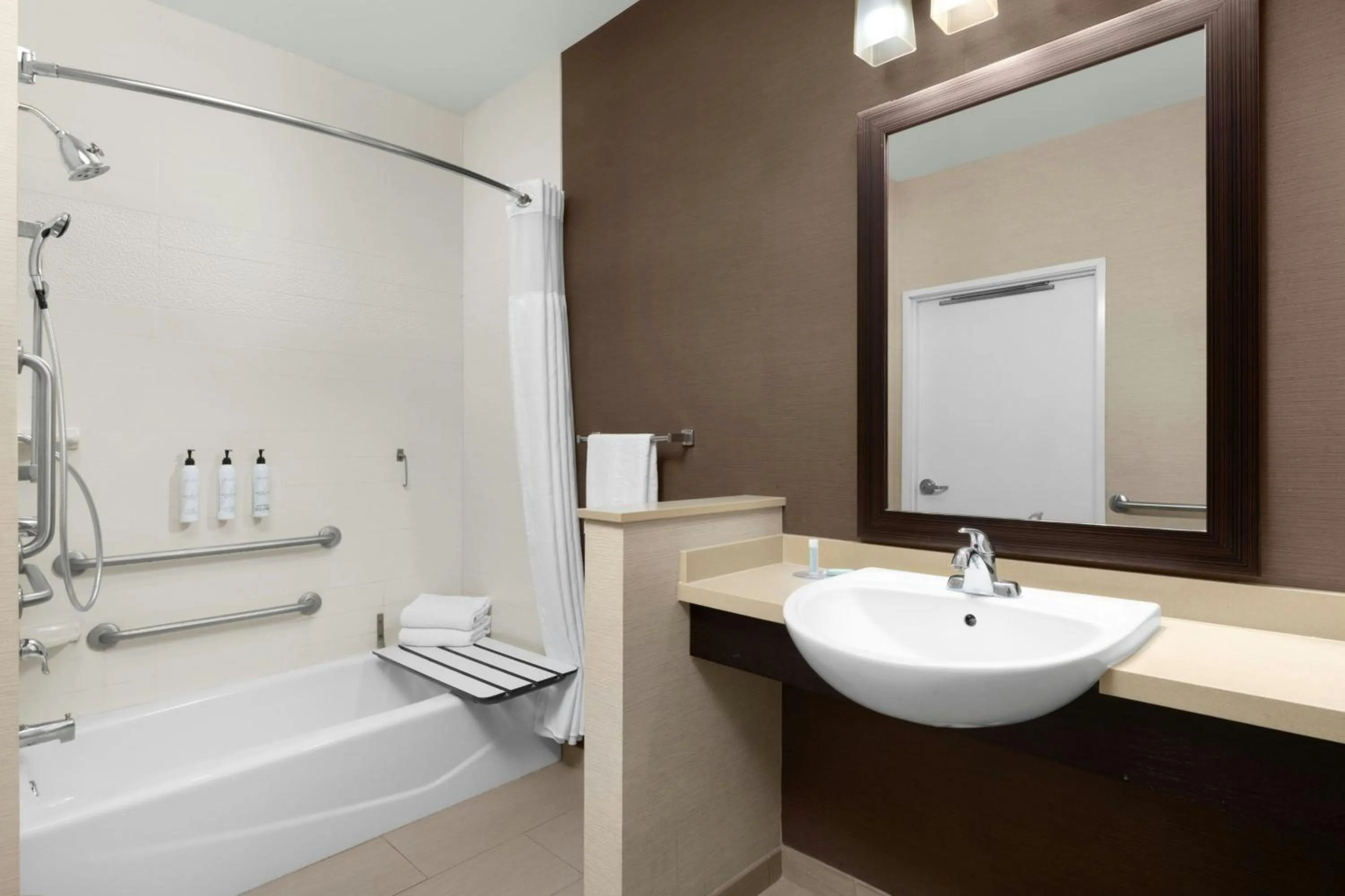 Bathroom in Fairfield Inn & Suites Riverside Corona/Norco