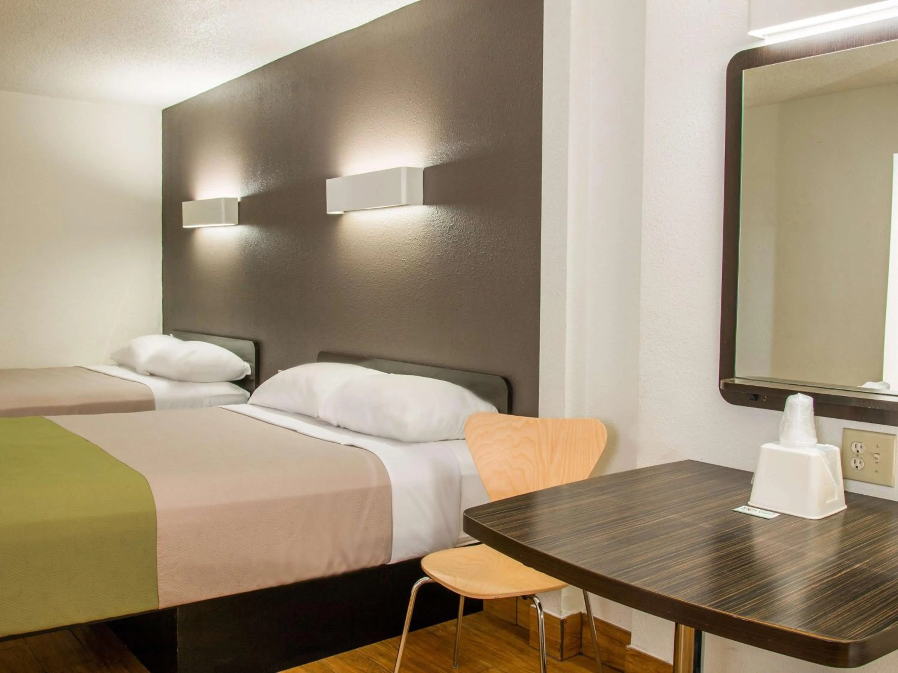 Photo of the whole room, Bed in Studio 6-San Antonio, TX - Lackland AFB