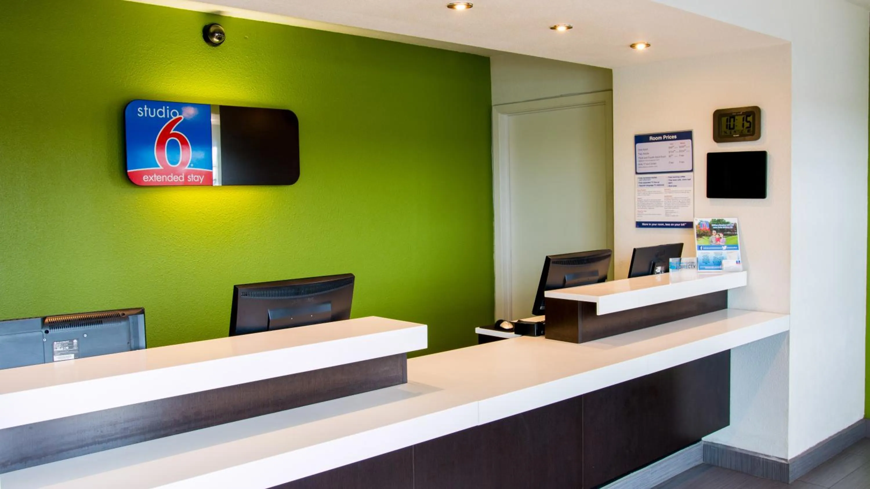 Lobby or reception in Studio 6-San Antonio, TX - Lackland AFB