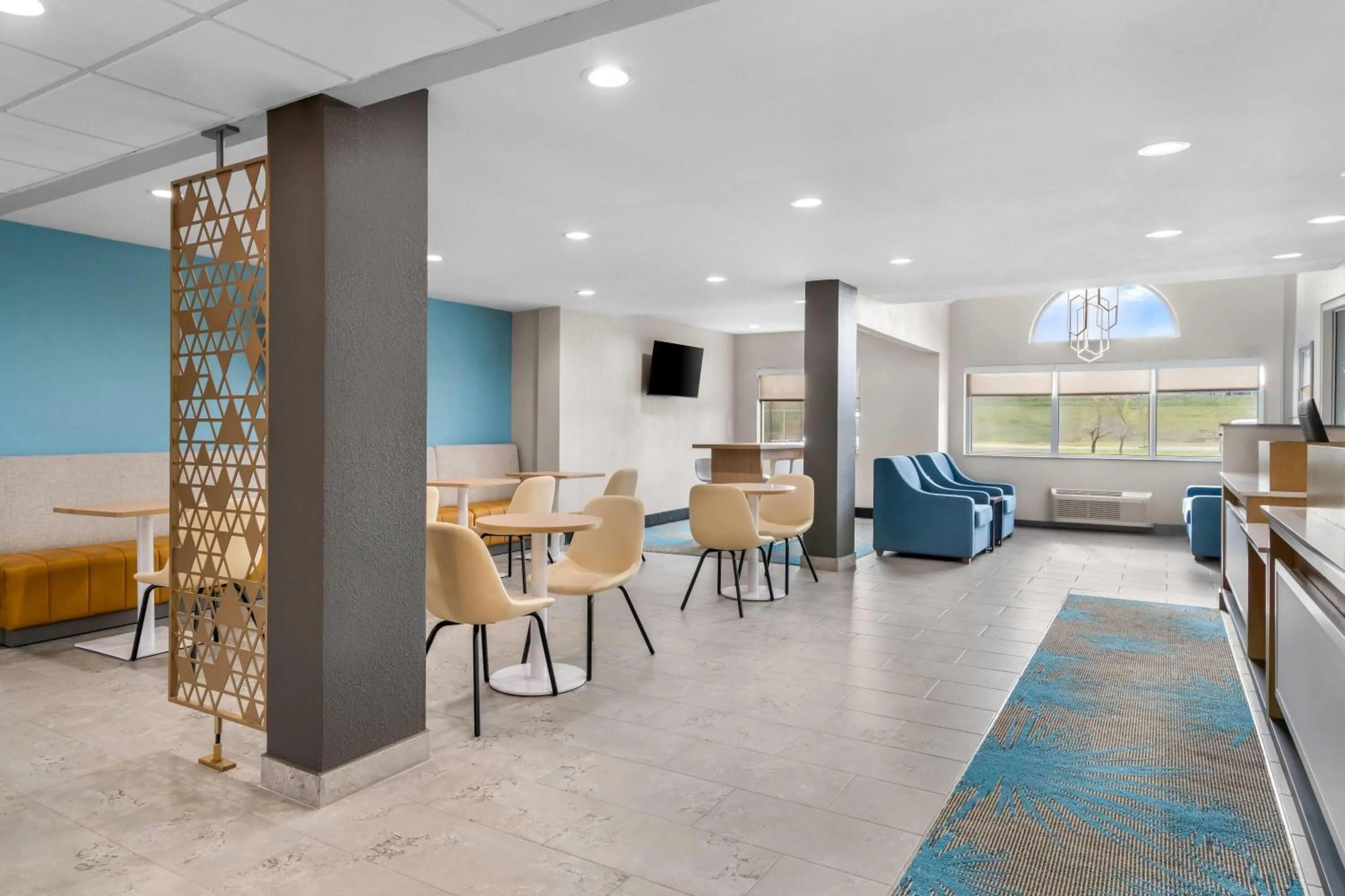 Lobby or reception in Days Inn & Suites by Wyndham Brandon Amphitheater