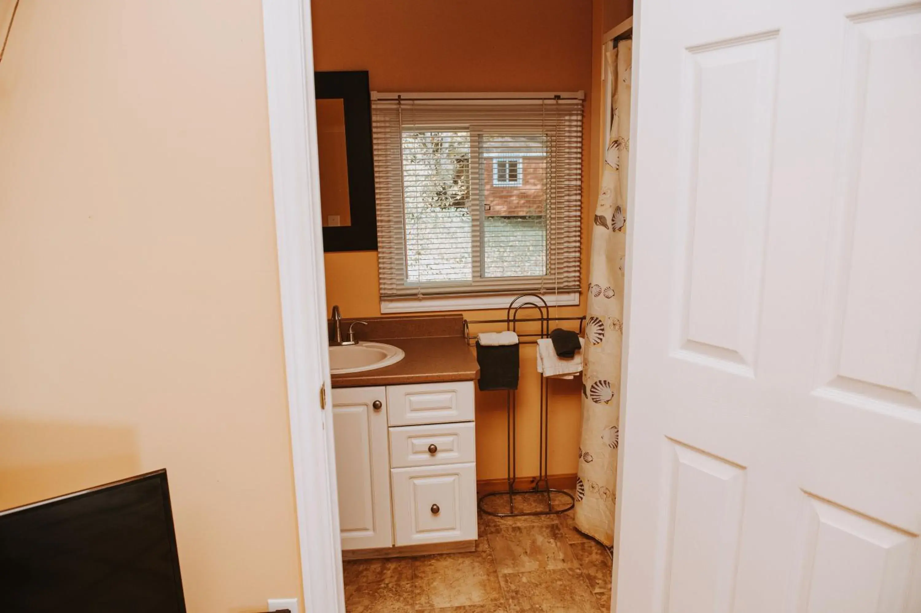 Deluxe Cottage in Lang Lake Resort Deluxe Cottage in Lang Lake Resort