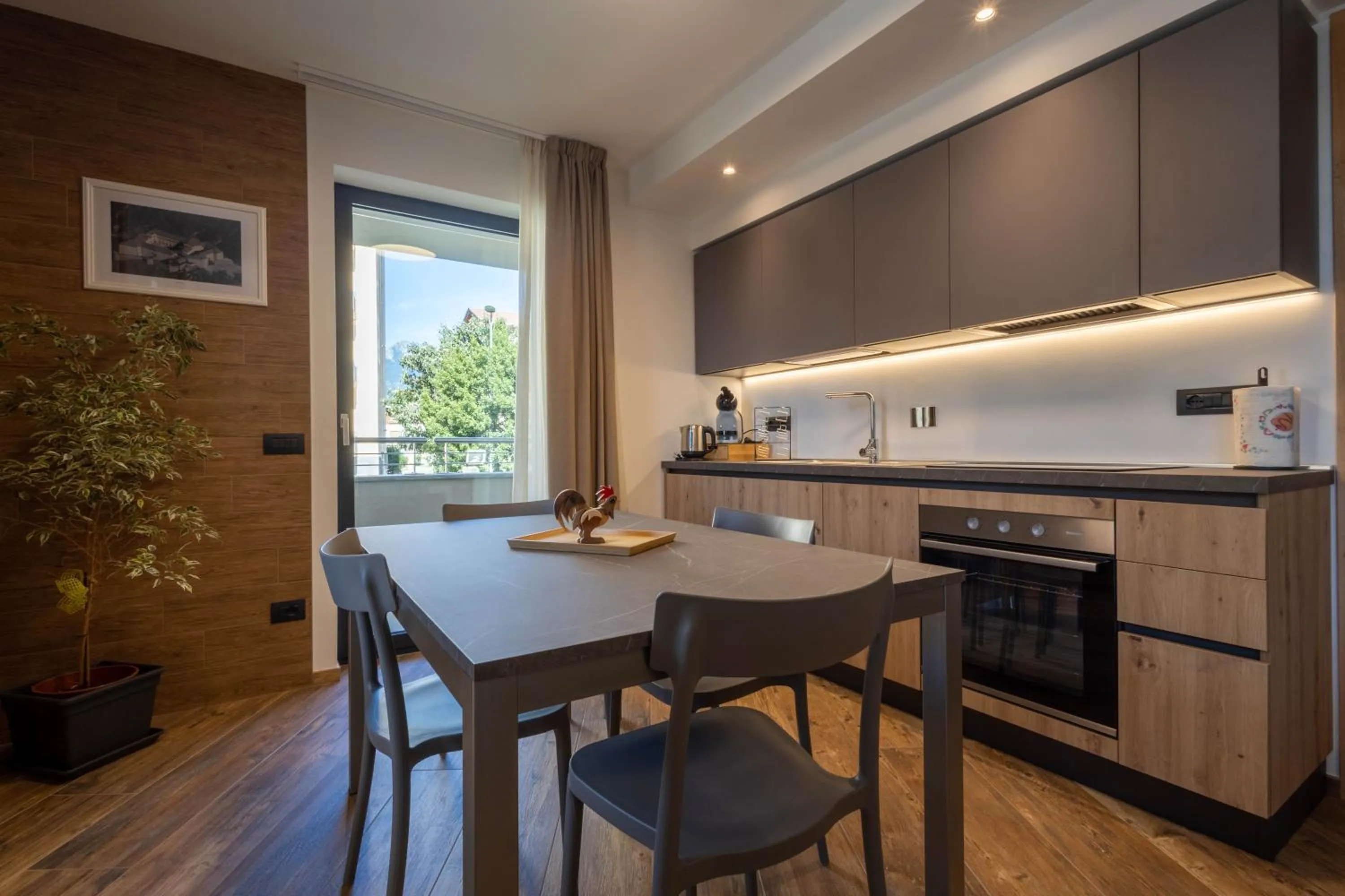 Kitchen or kitchenette in San Martin Holidays Home - Stay, Work & Fun