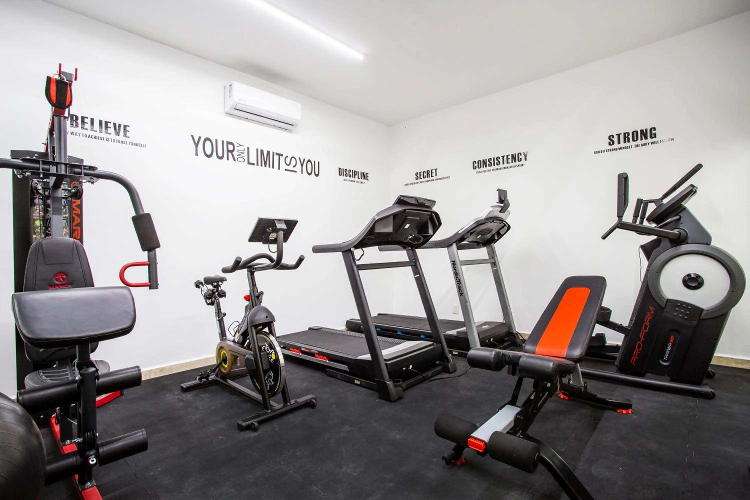 Fitness centre/facilities in Hotel Suites Mar Elena