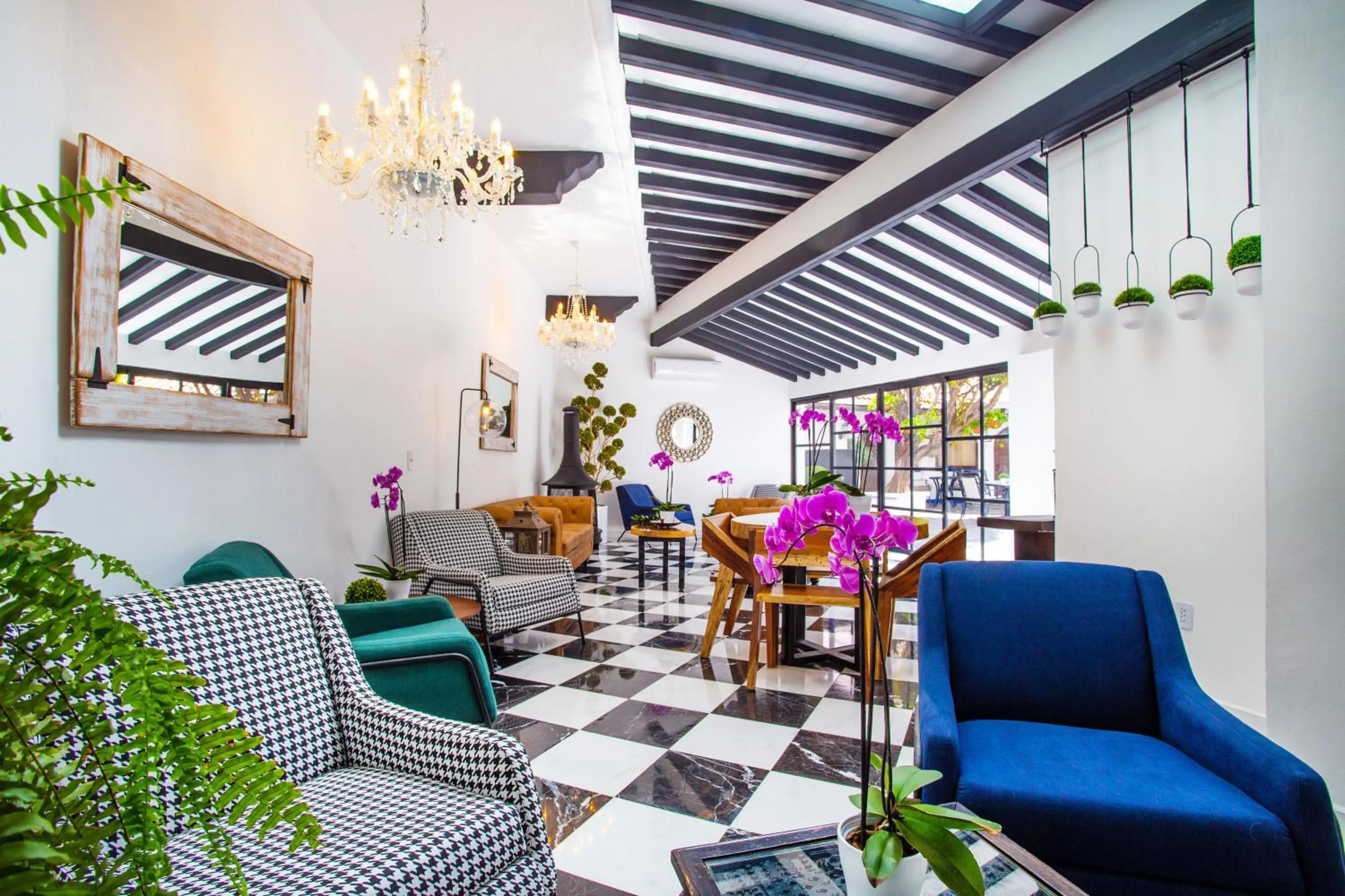 Communal lounge/ TV room in Hotel Suites Mar Elena