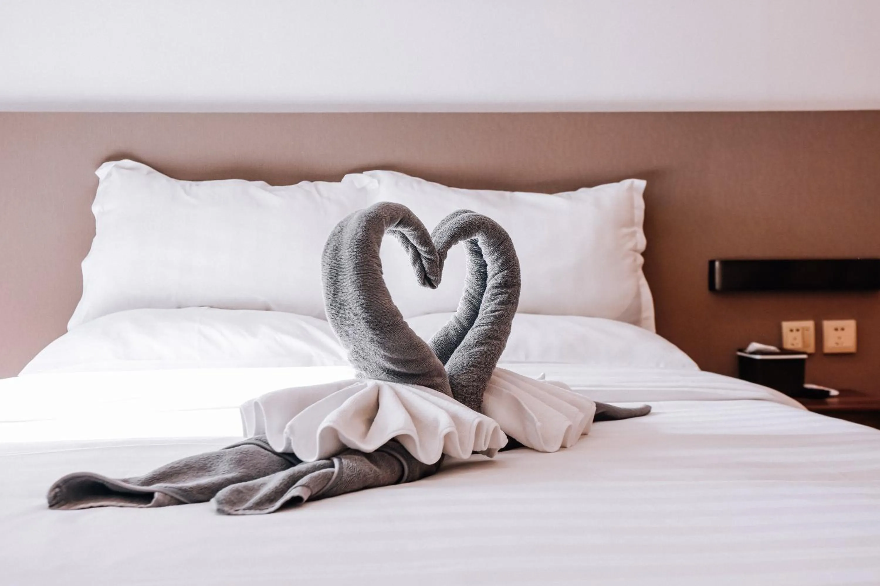 towels, Bed in Key酒店@古城中心店