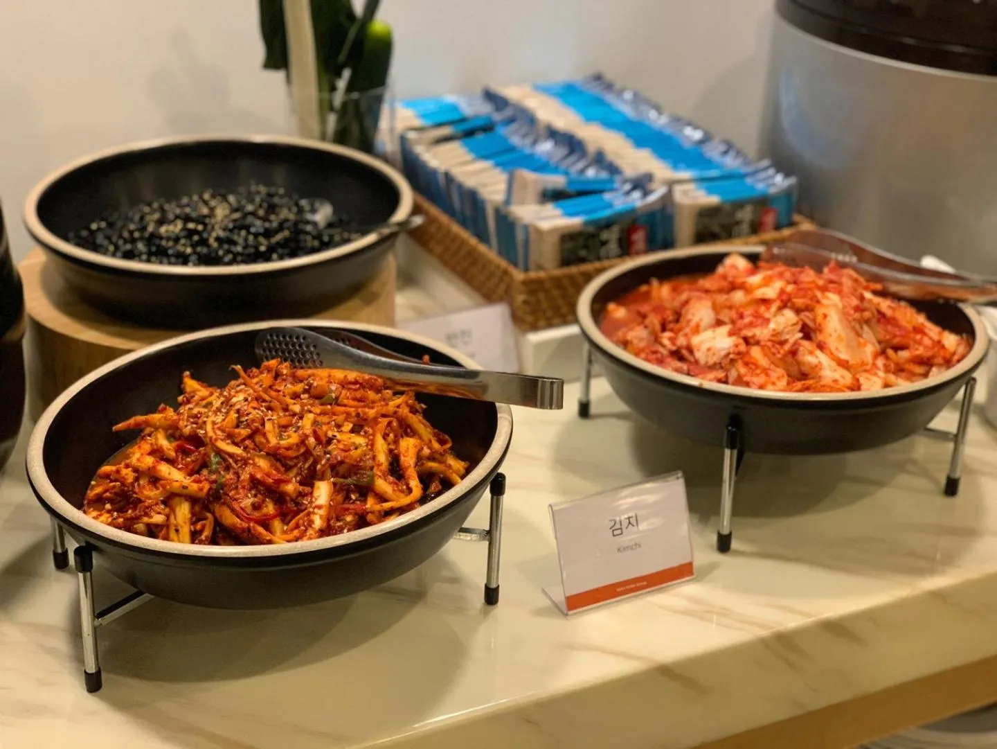 Restaurant/places to eat in The Island Blue Hotel