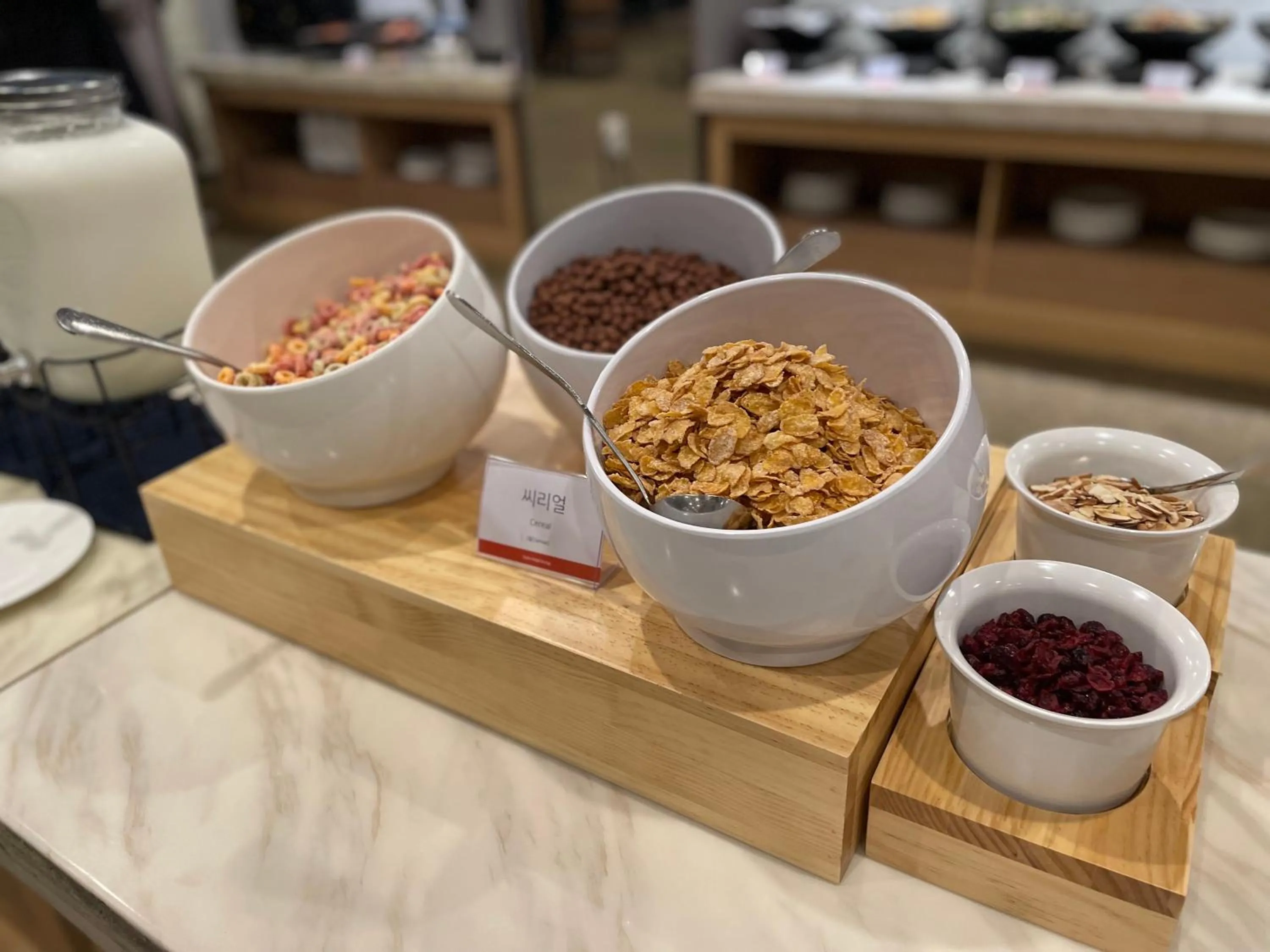 Restaurant/places to eat in The Island Blue Hotel