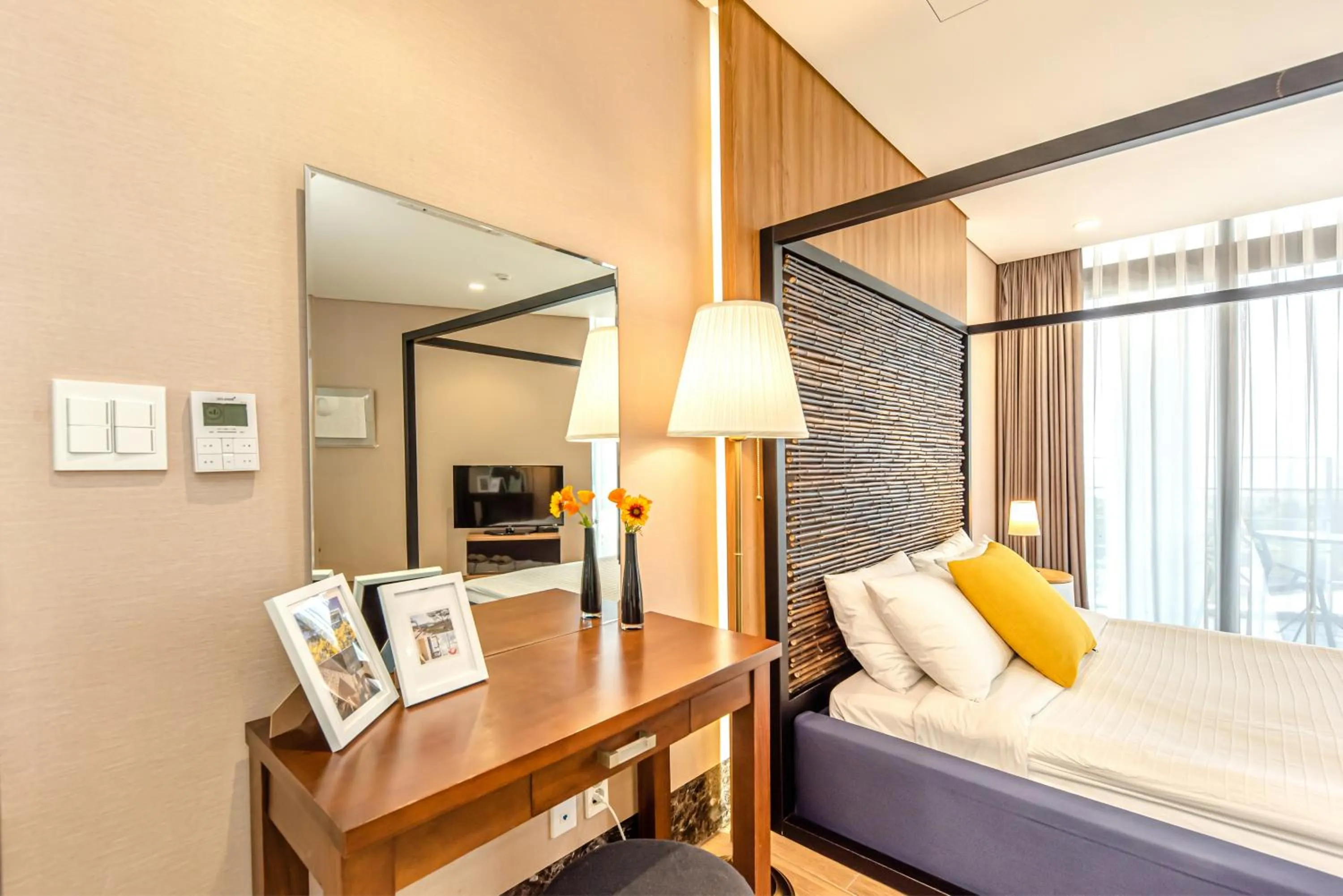 Photo of the whole room, Bed in Jeju Bom stay & Art Gallery