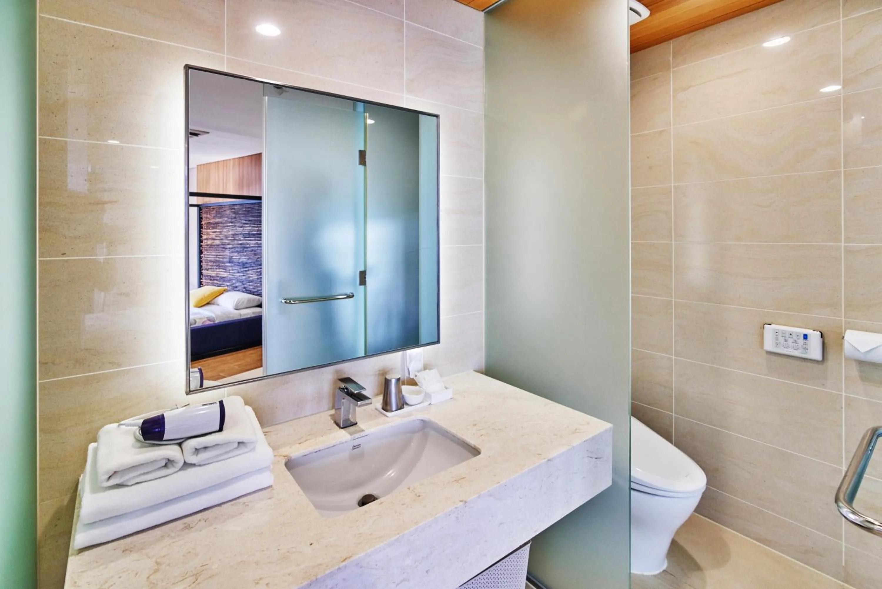 Toilet in Jeju Bom stay & Art Gallery