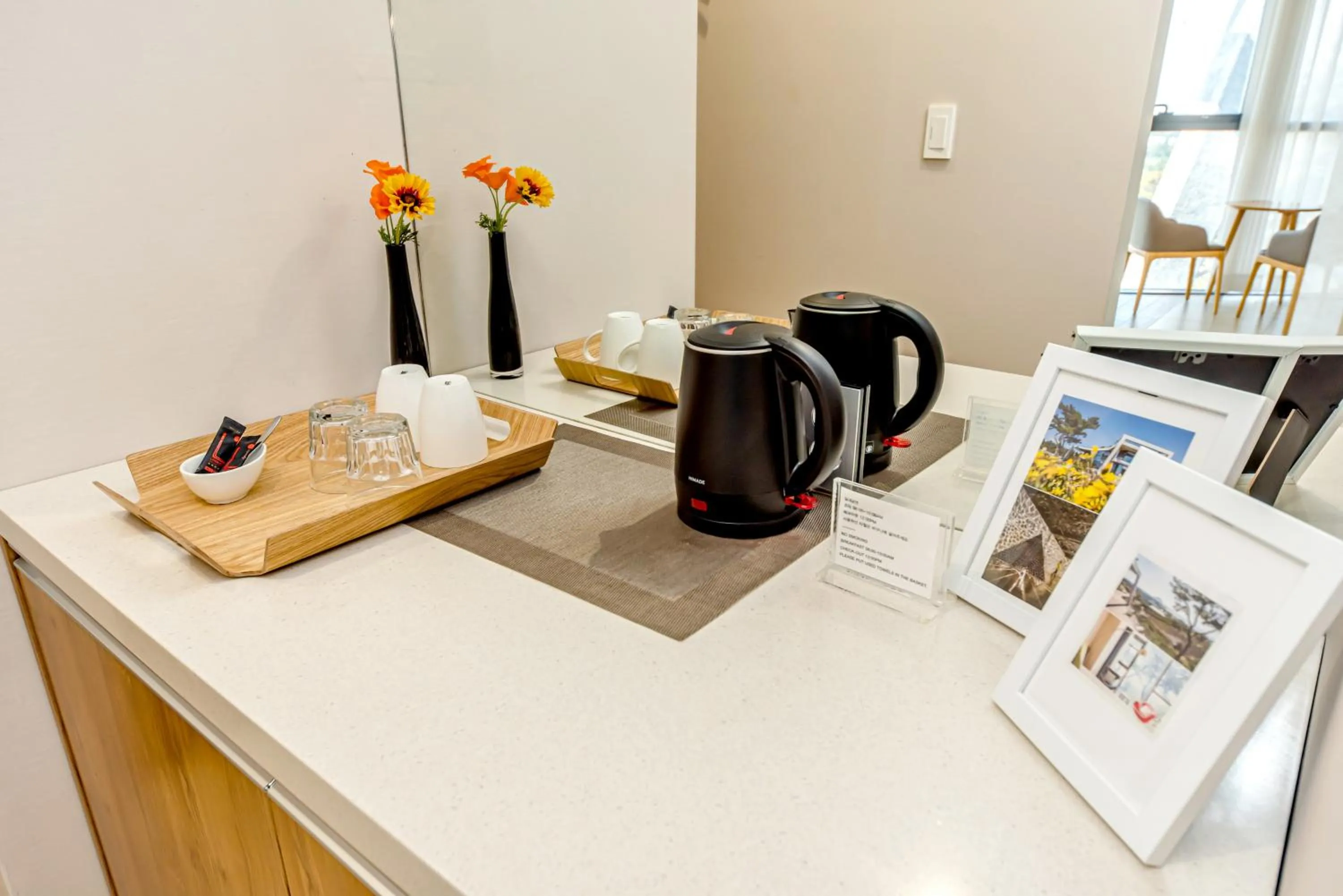 Coffee/tea facilities in Jeju Bom stay & Art Gallery