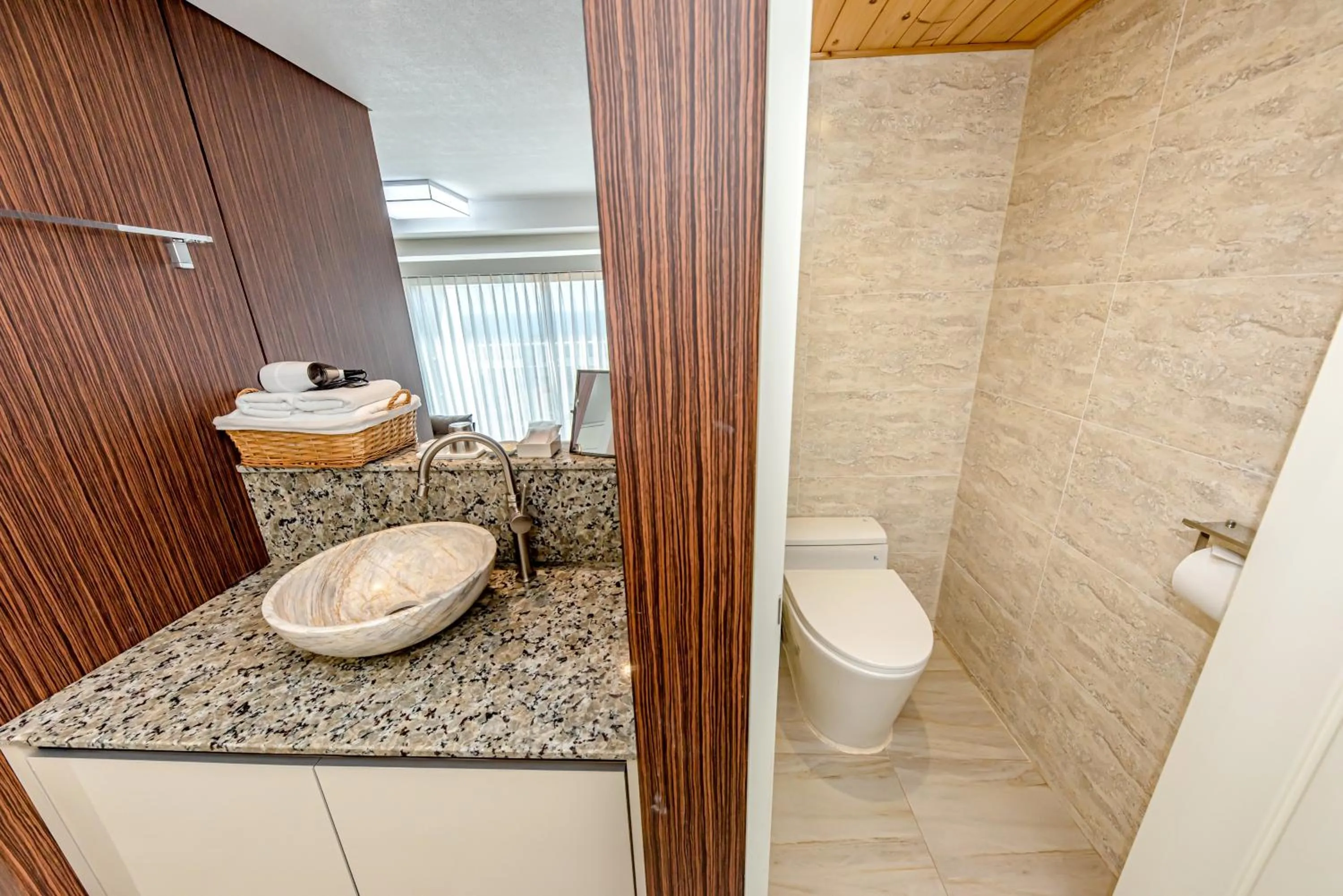 Toilet in Jeju Bom stay & Art Gallery