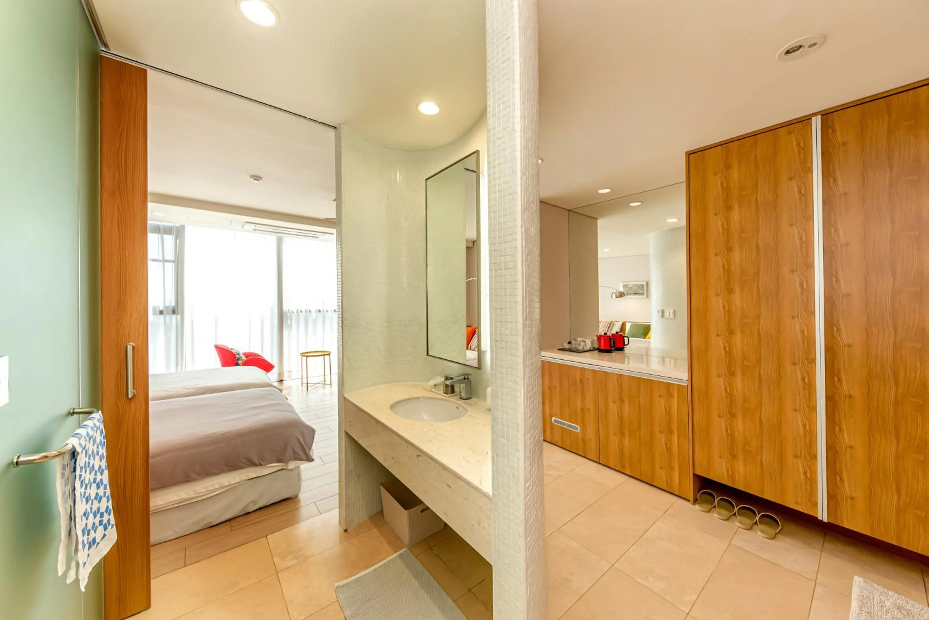 Photo of the whole room, Bed in Jeju Bom stay & Art Gallery