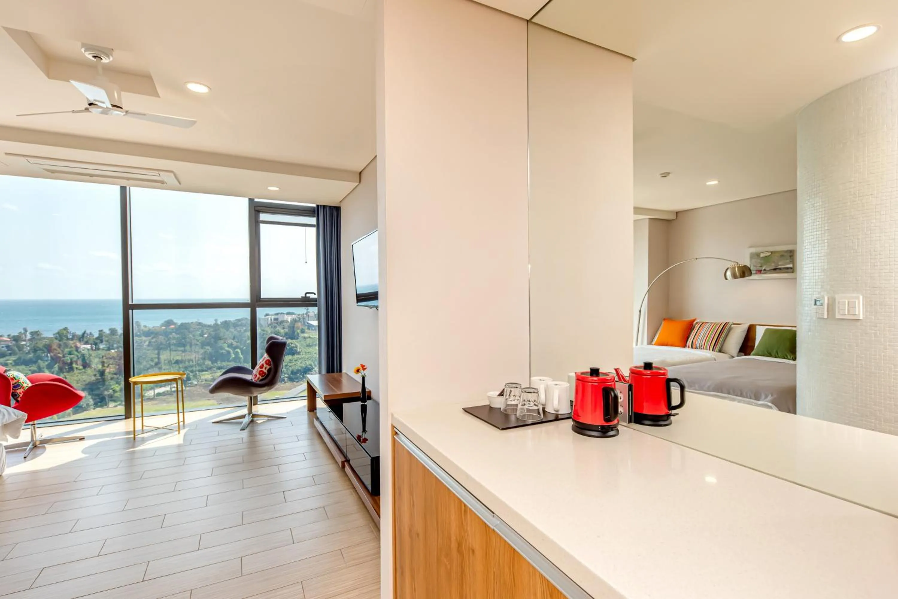 Coffee/tea facilities in Jeju Bom stay & Art Gallery