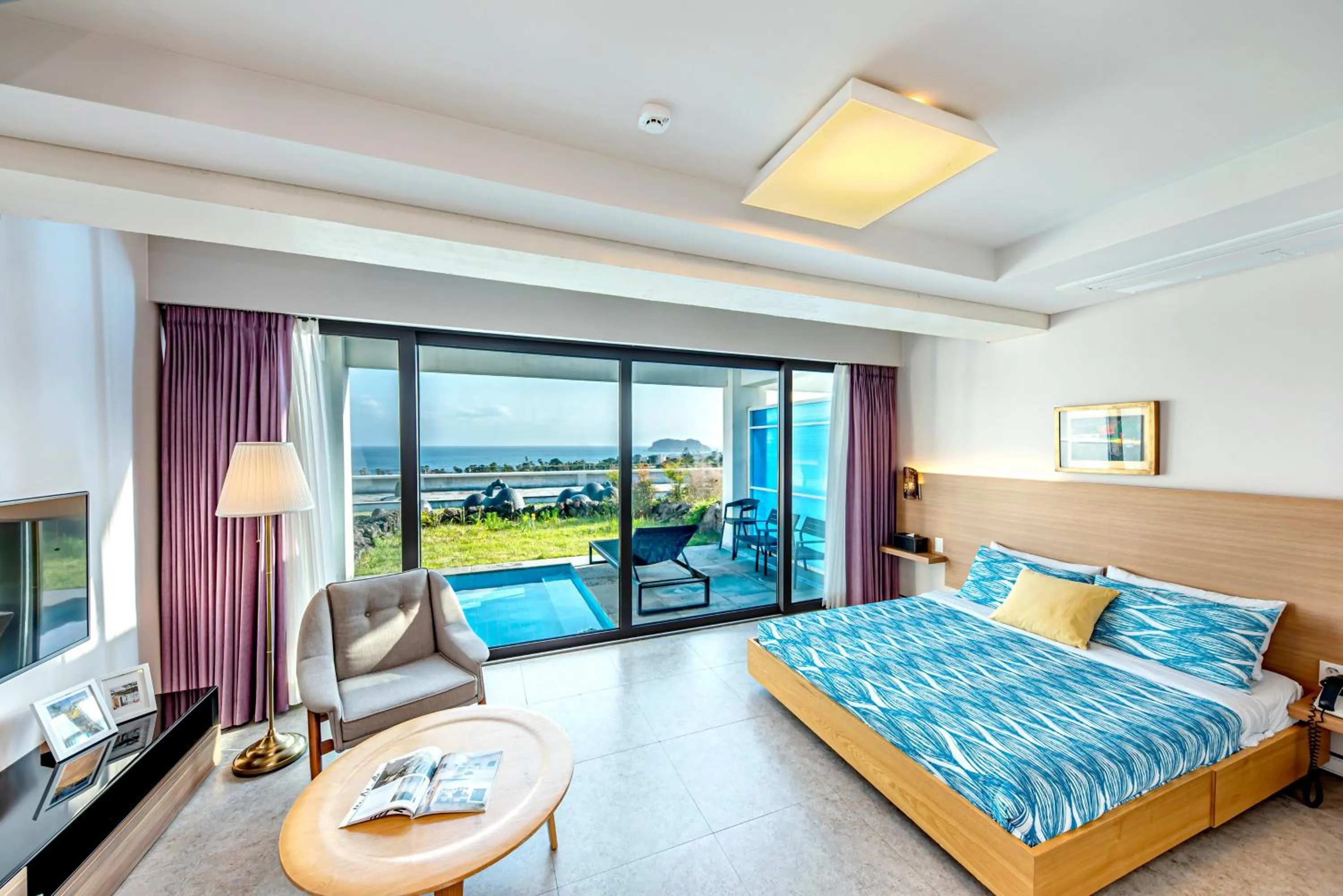 Sea view, Bed in Jeju Bom stay & Art Gallery