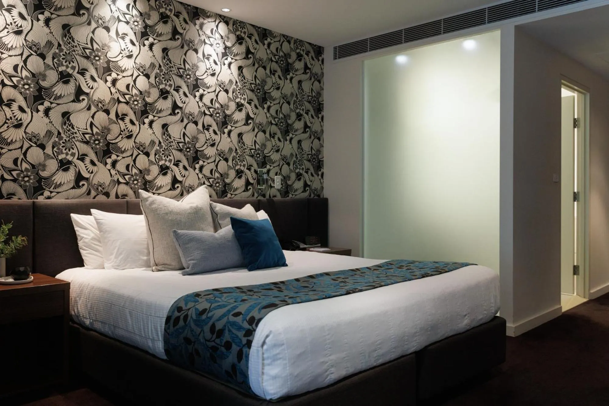 Bedroom, Bed in The Gateway Inn, Newcastle