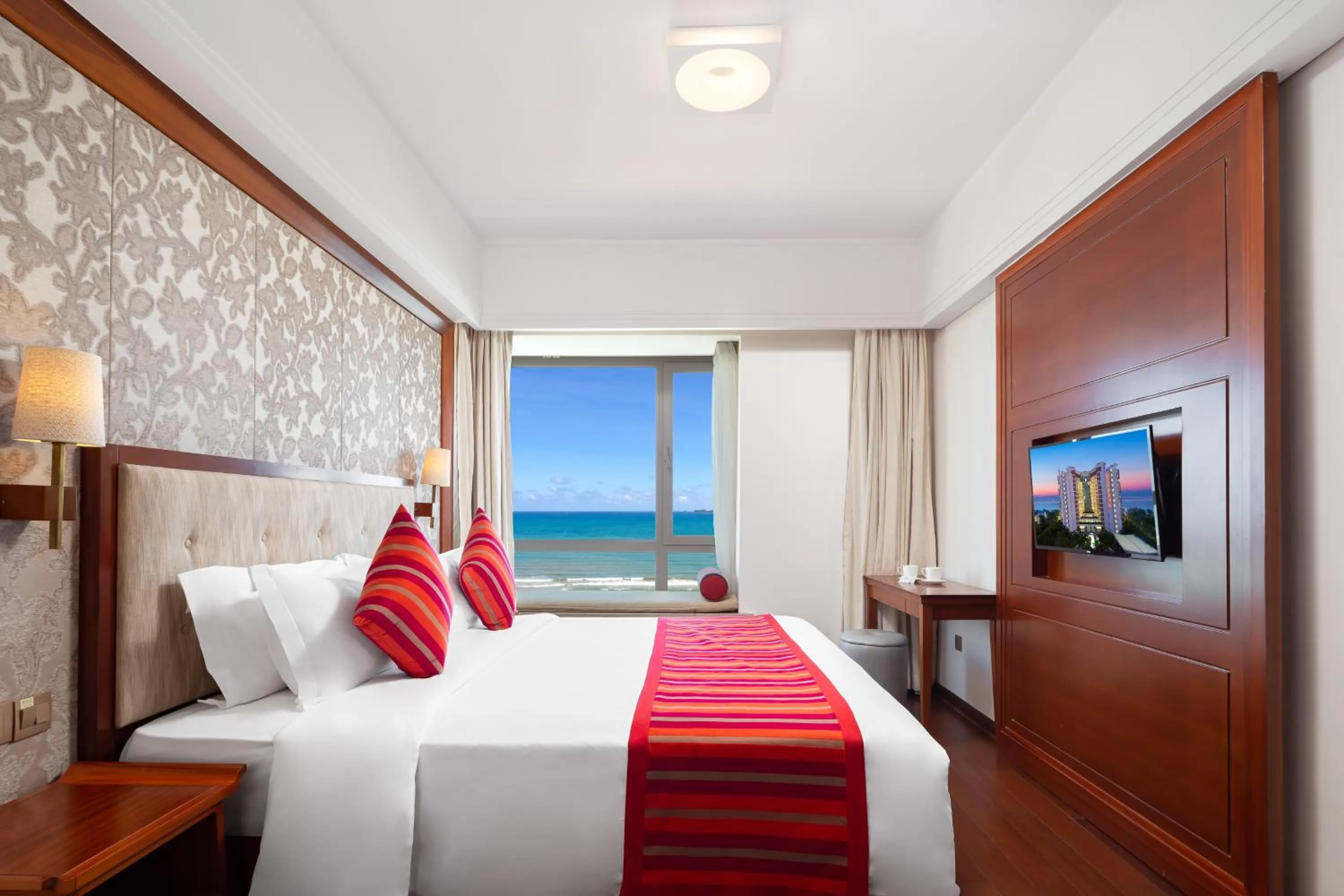 TV and multimedia, Bed in Sanya Seacube Holiday Hotel