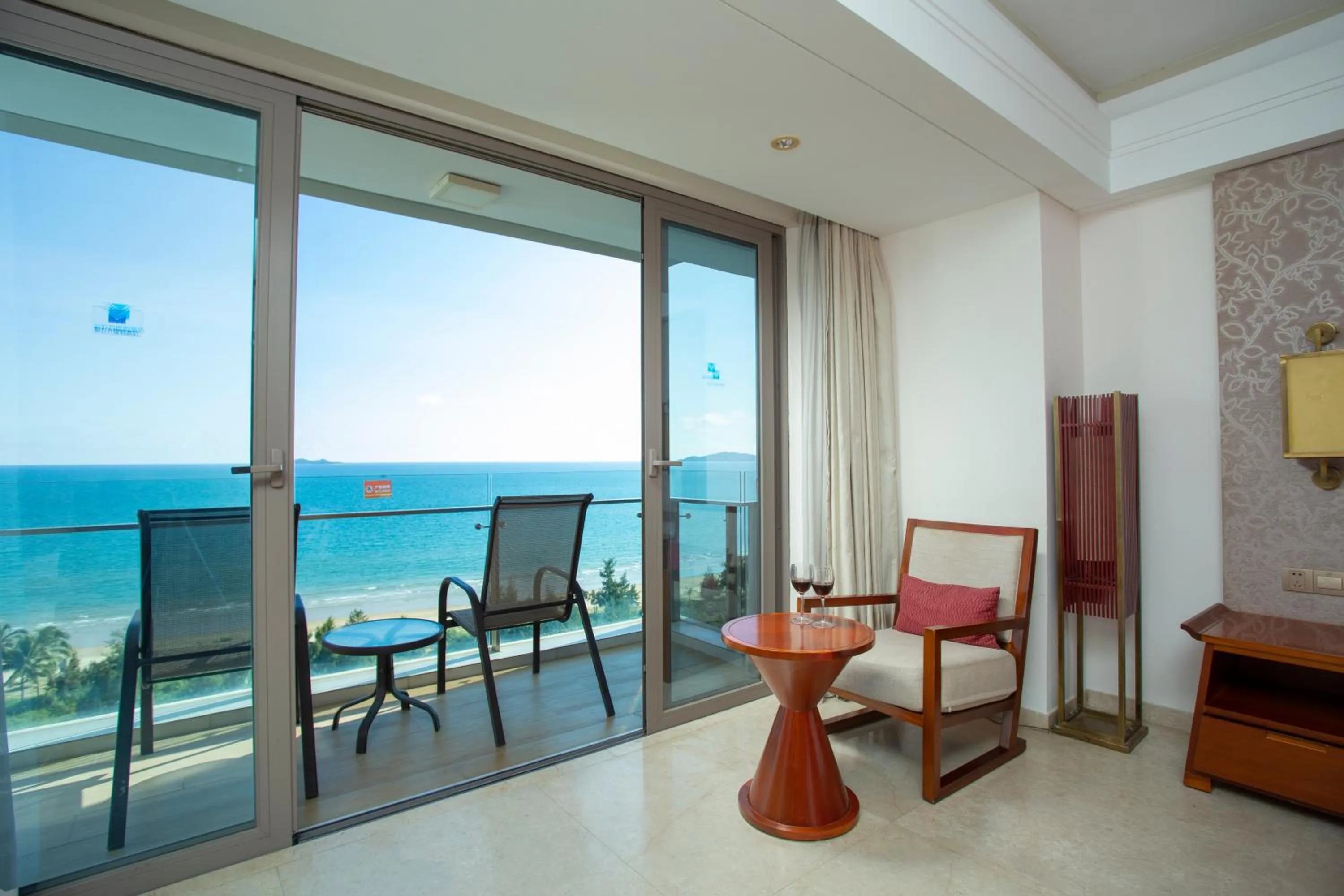 Balcony/Terrace in Sanya Seacube Holiday Hotel