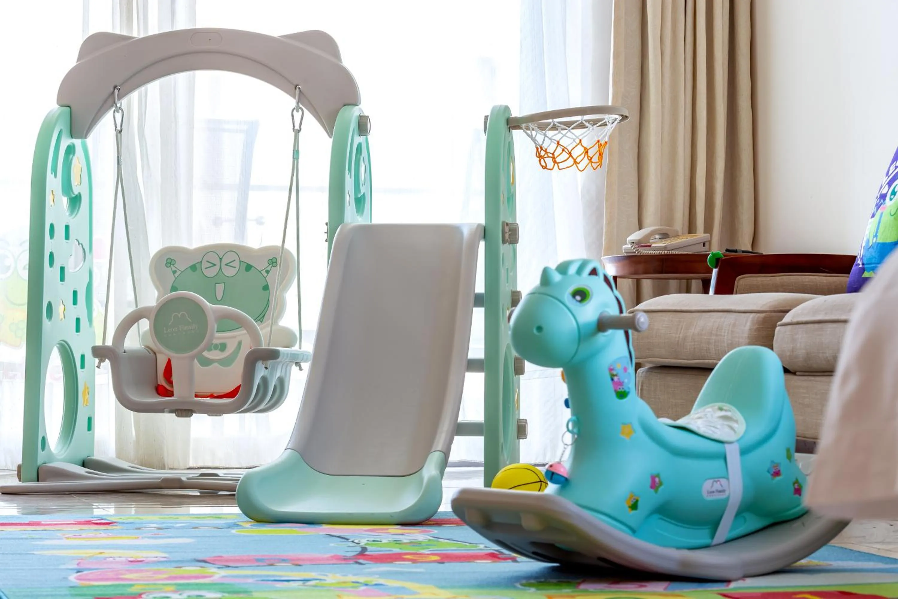 Sanya Seacube Holiday Hotel