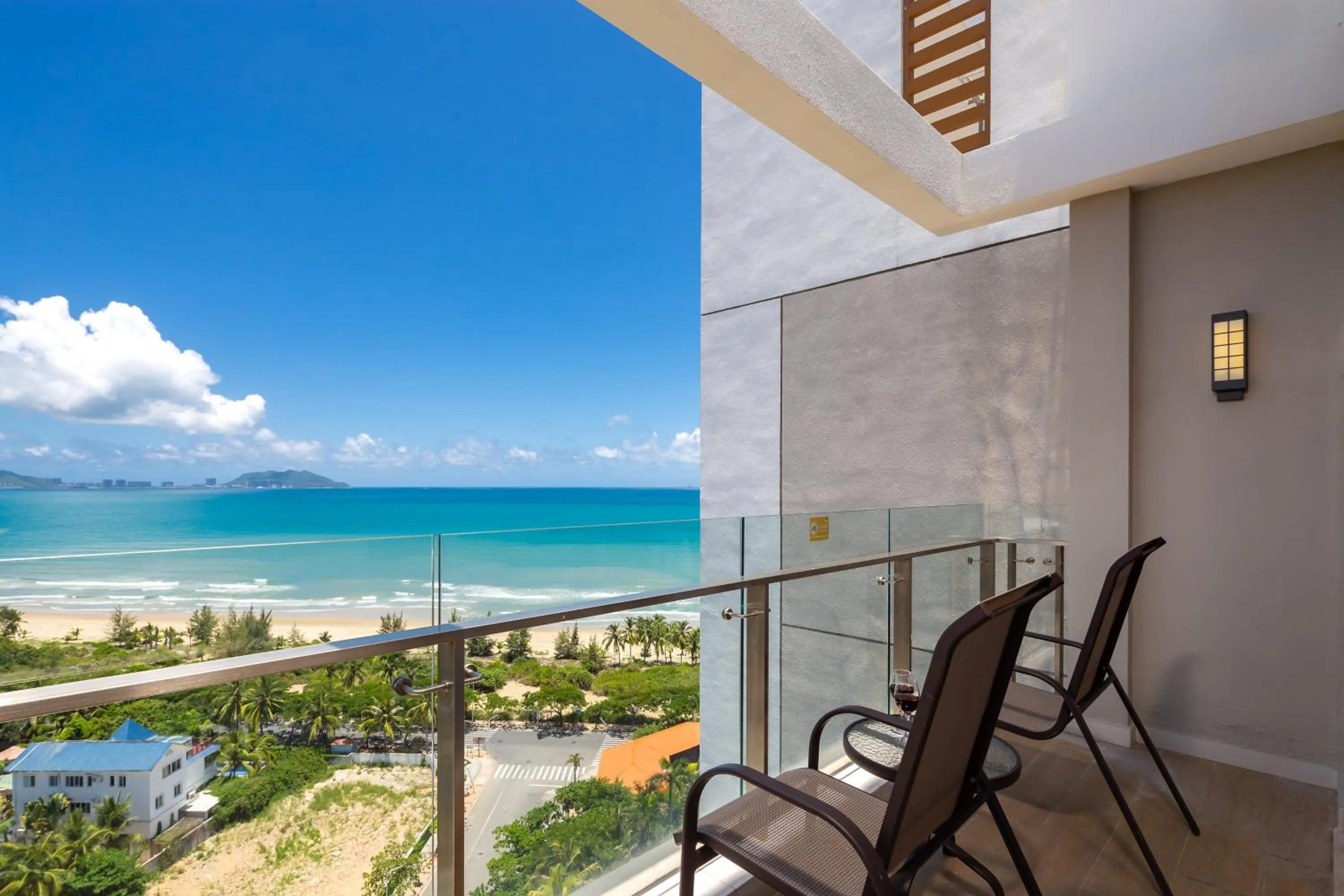 Day in Sanya Seacube Holiday Hotel