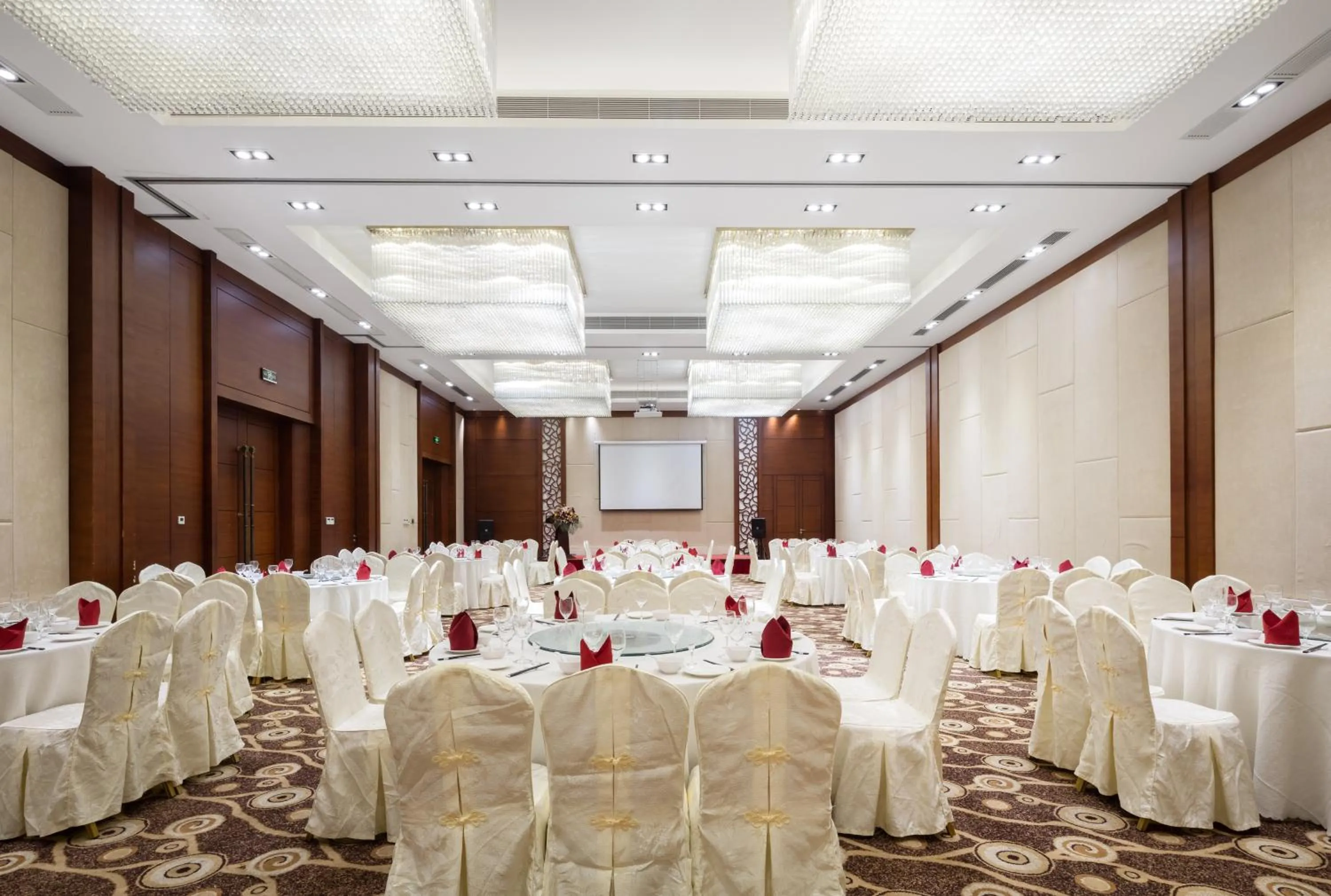 Sanya Seacube Holiday Hotel