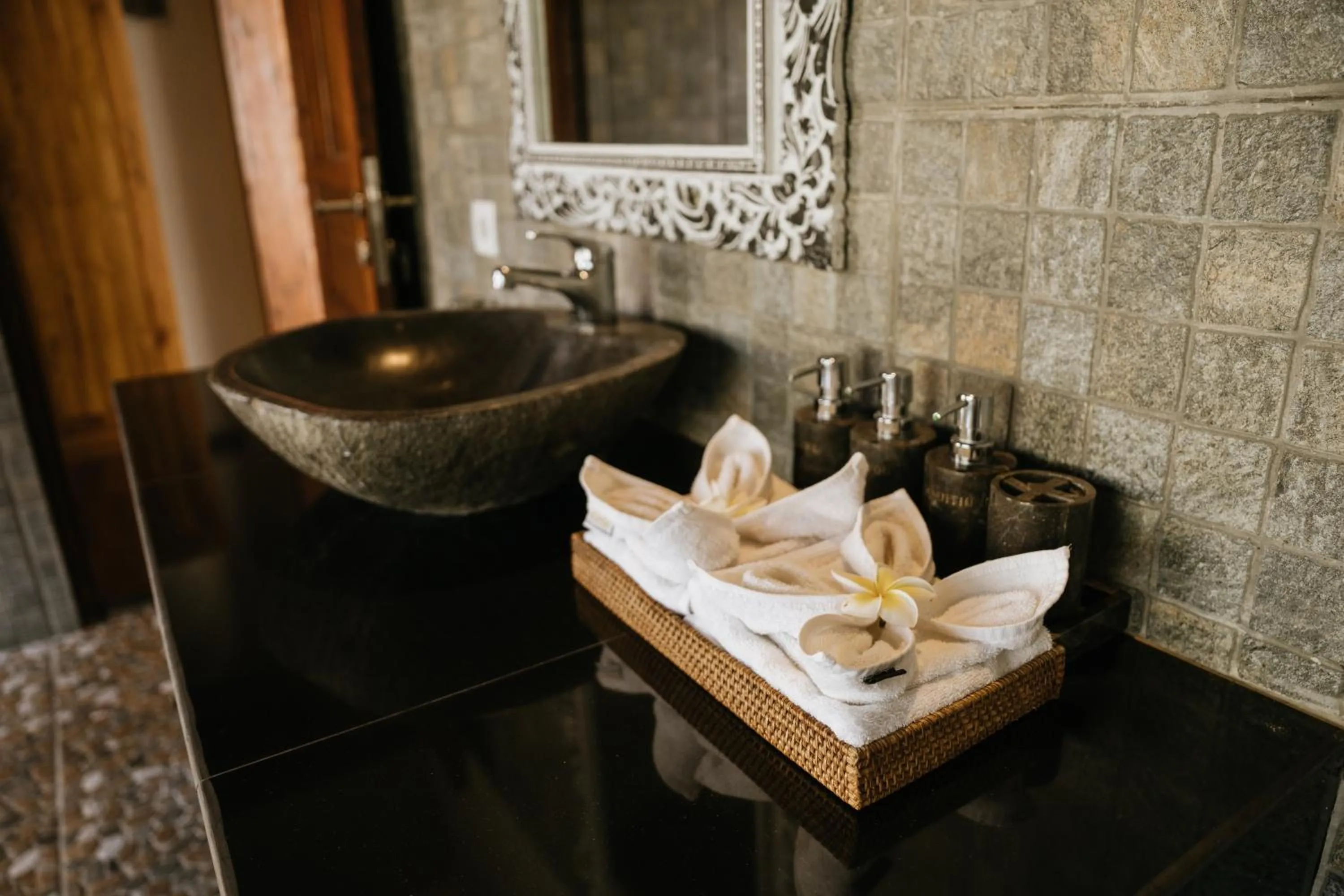 Toilet in Meng Bengil Villa