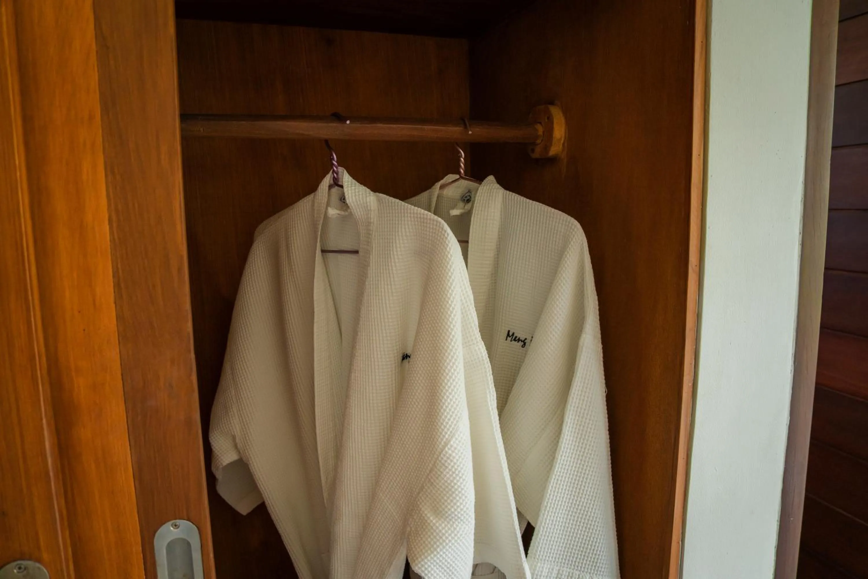 wardrobe in Meng Bengil Villa
