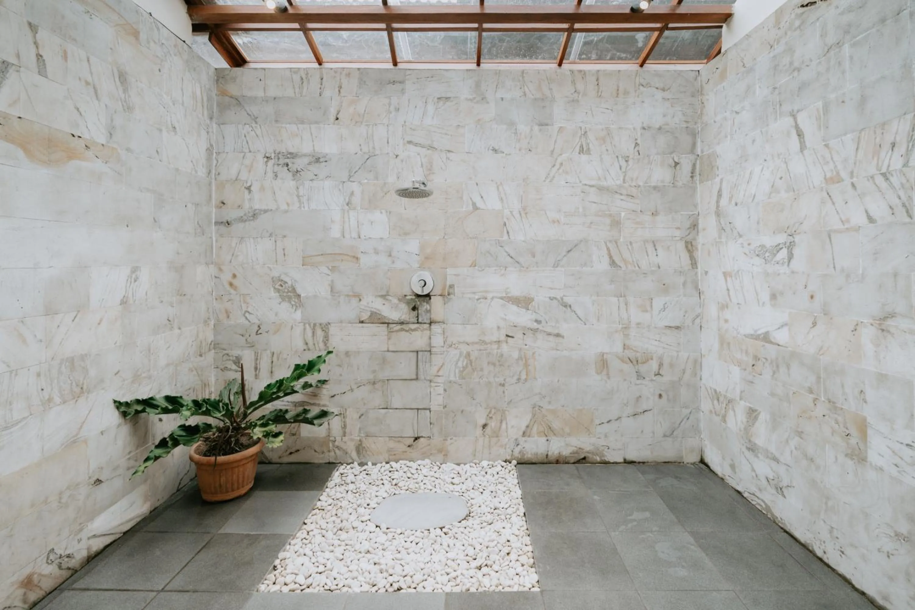 Shower in Meng Bengil Villa