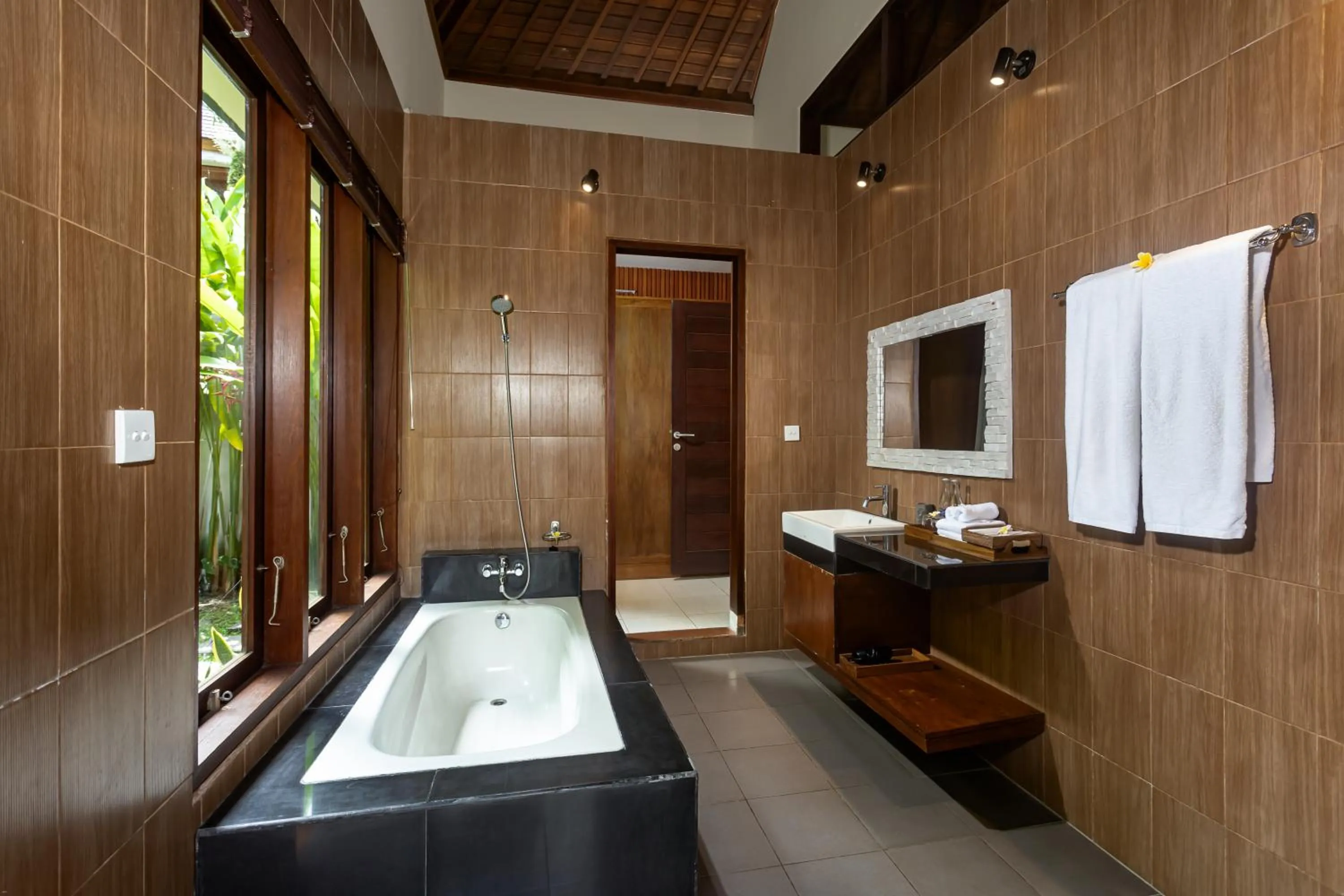Bathroom in Meng Bengil Villa