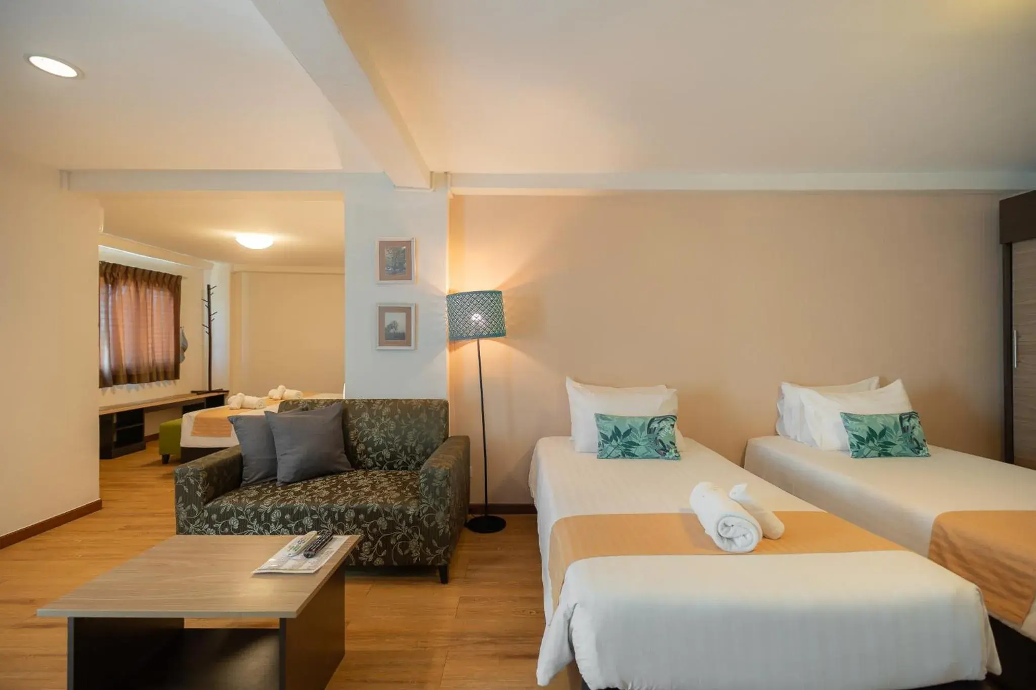 Family Suite - Round trip transfer Suvarnabhumi Airport in Golden Jade Suvarnabhumi Family Suite - Round trip transfer Suvarnabhumi Airport in Golden Jade Suvarnabhumi