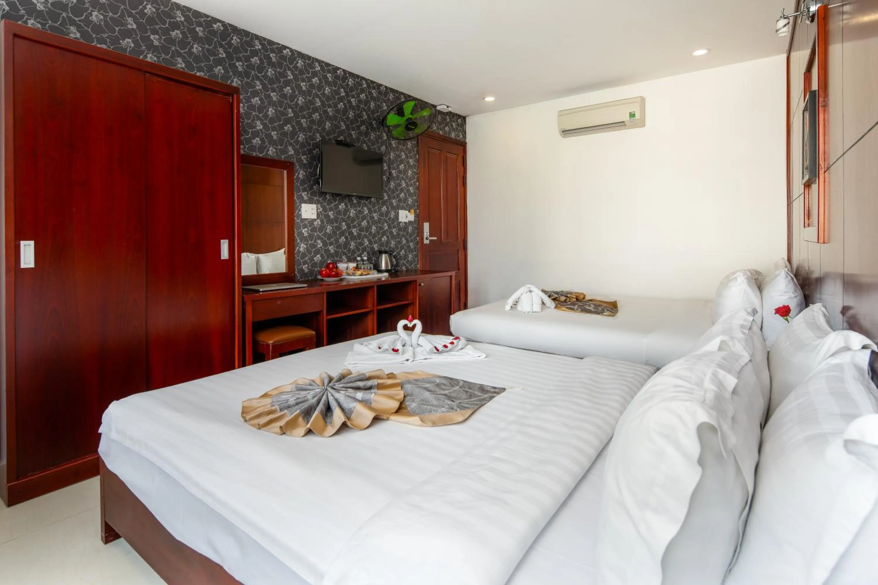 Bedroom, Bed in Valencia Da Nang Beach Hotel