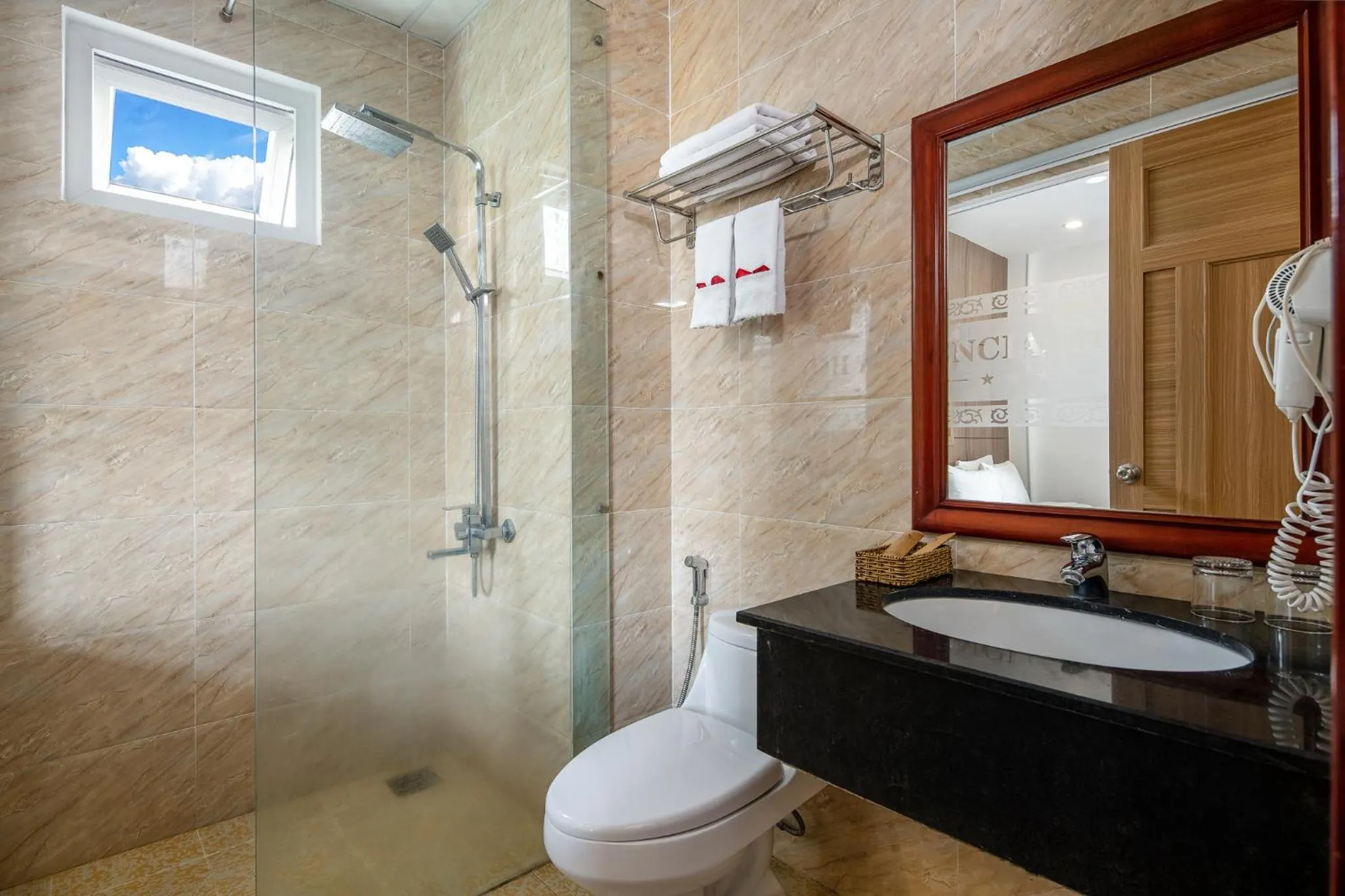 Bathroom in Valencia Da Nang Beach Hotel