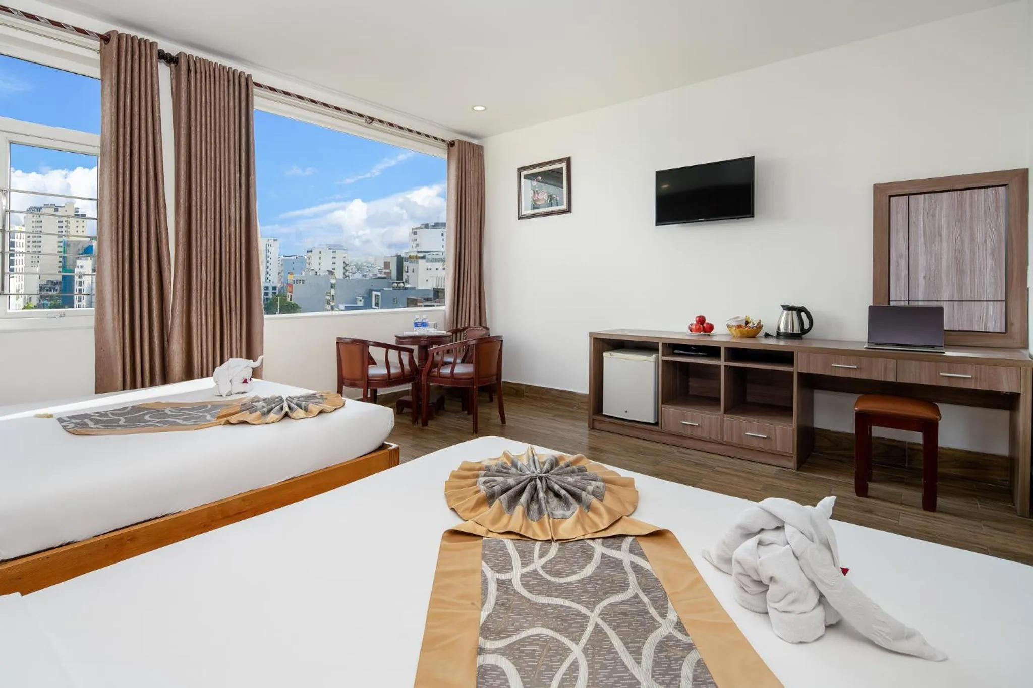 Photo of the whole room, Bed in Valencia Da Nang Beach Hotel