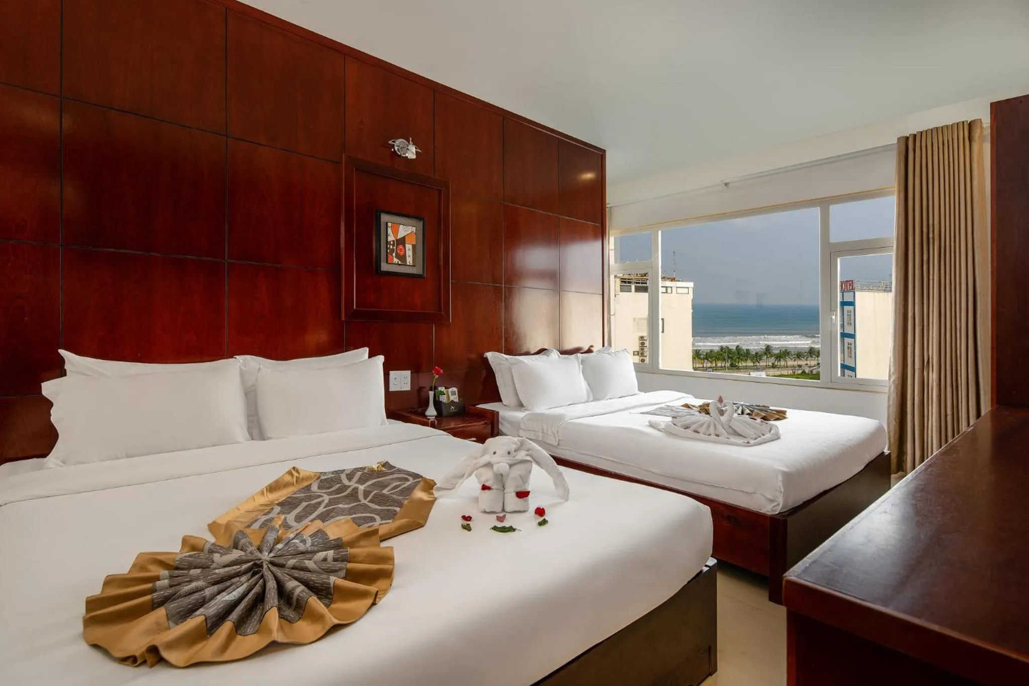 Bed in Valencia Da Nang Beach Hotel