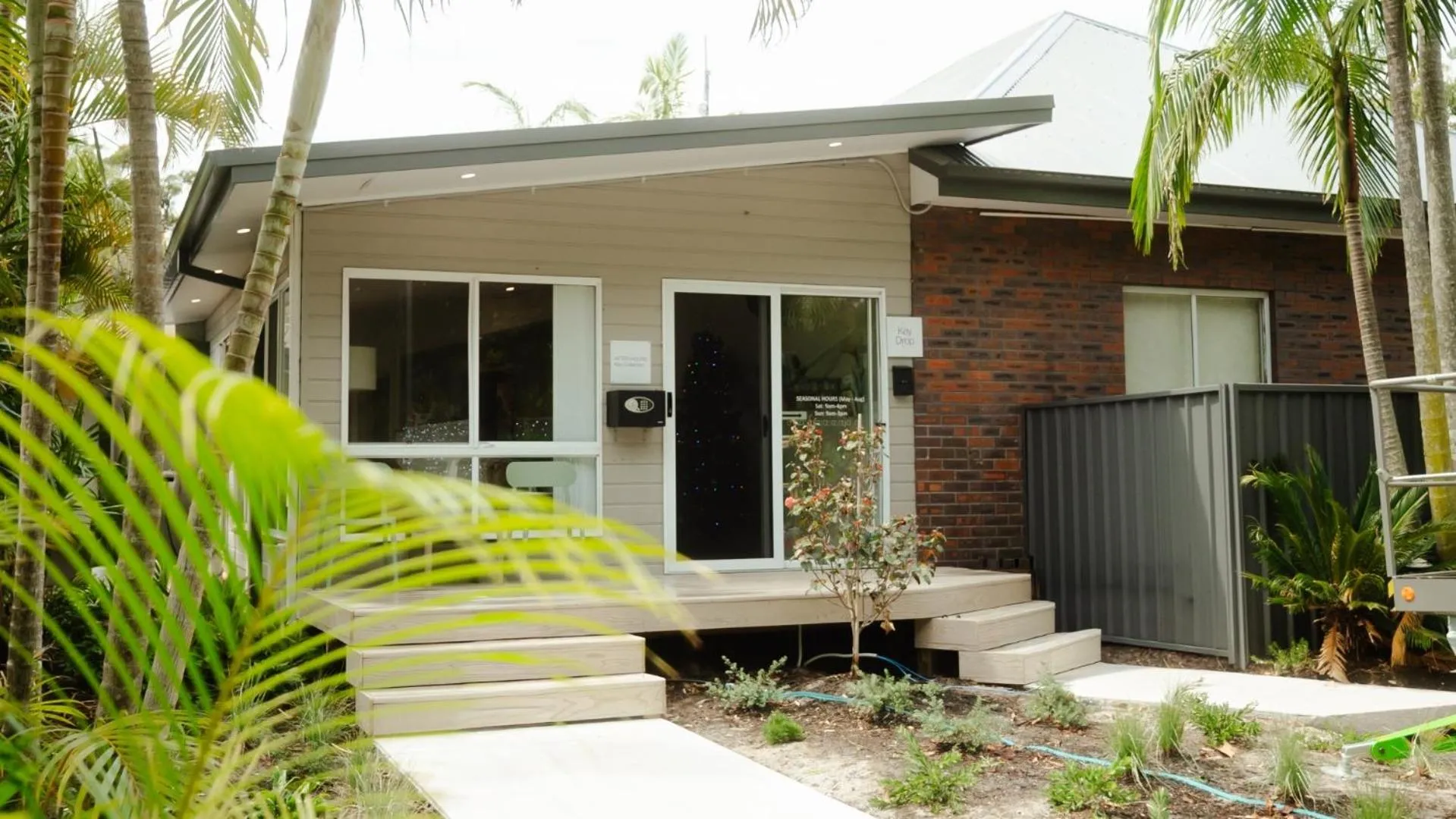 Property building in Koala Shores Holiday Park