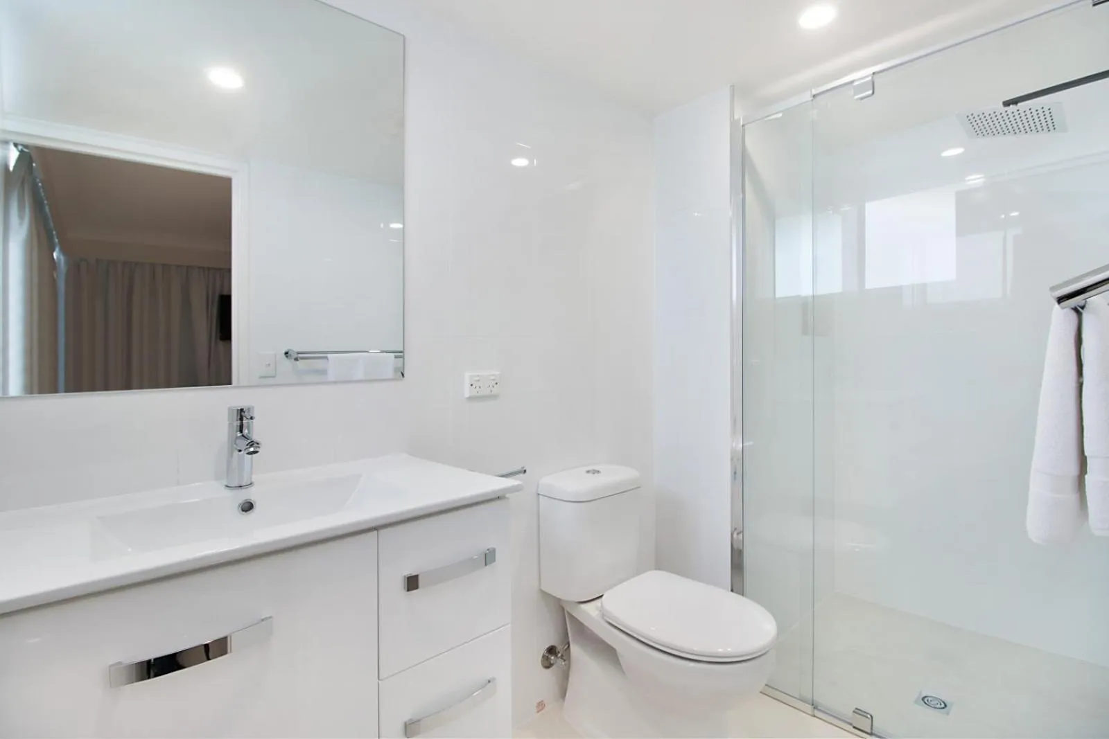 Shower in Meridian Tower Kirra Beach